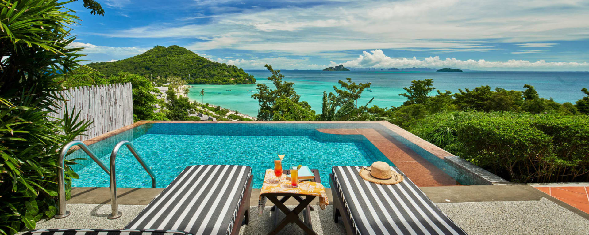 SAii Phi Phi Island Village in Ko Phi Phi:  SAii Phi Phi Island Village - Meerblickvilla Hangseite
