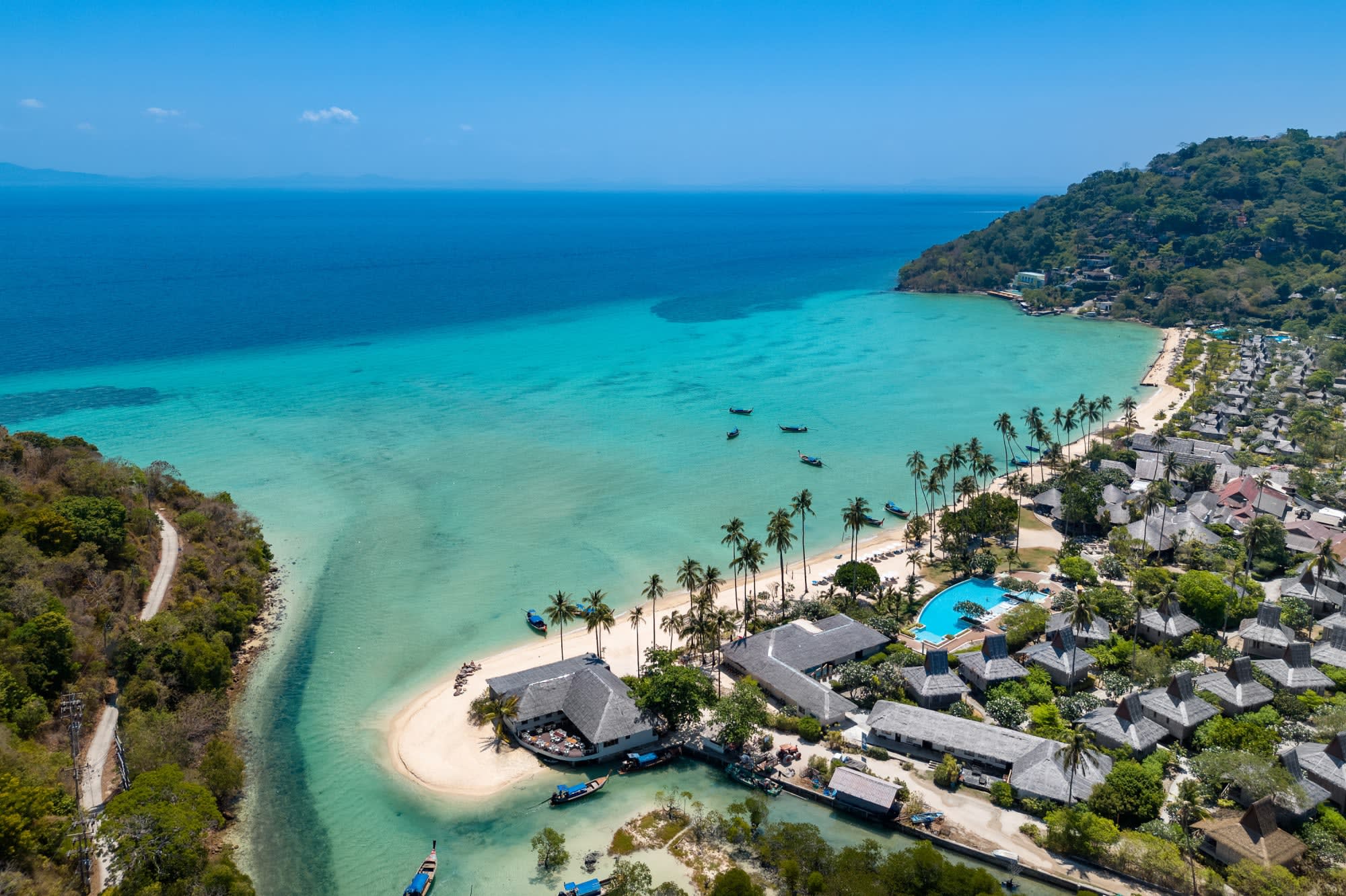 SAii Phi Phi Island Village in Ko Phi Phi:  SAii Phi Phi Island Village - Luftaufnahme