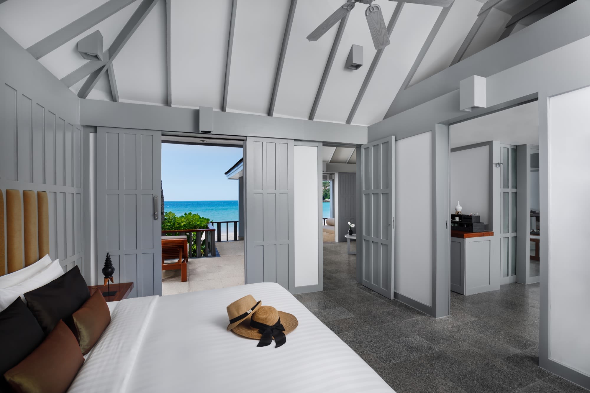 The Surin in Phuket: The Surin Phuket Beach Deluxe Suite