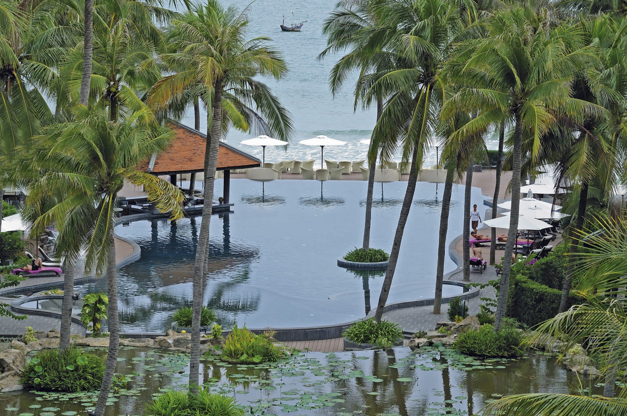 Anantara Mui Ne Resort & Spa in Phan Thiet: Vietnam Anantara Mui Ne Resort and Spa Pool