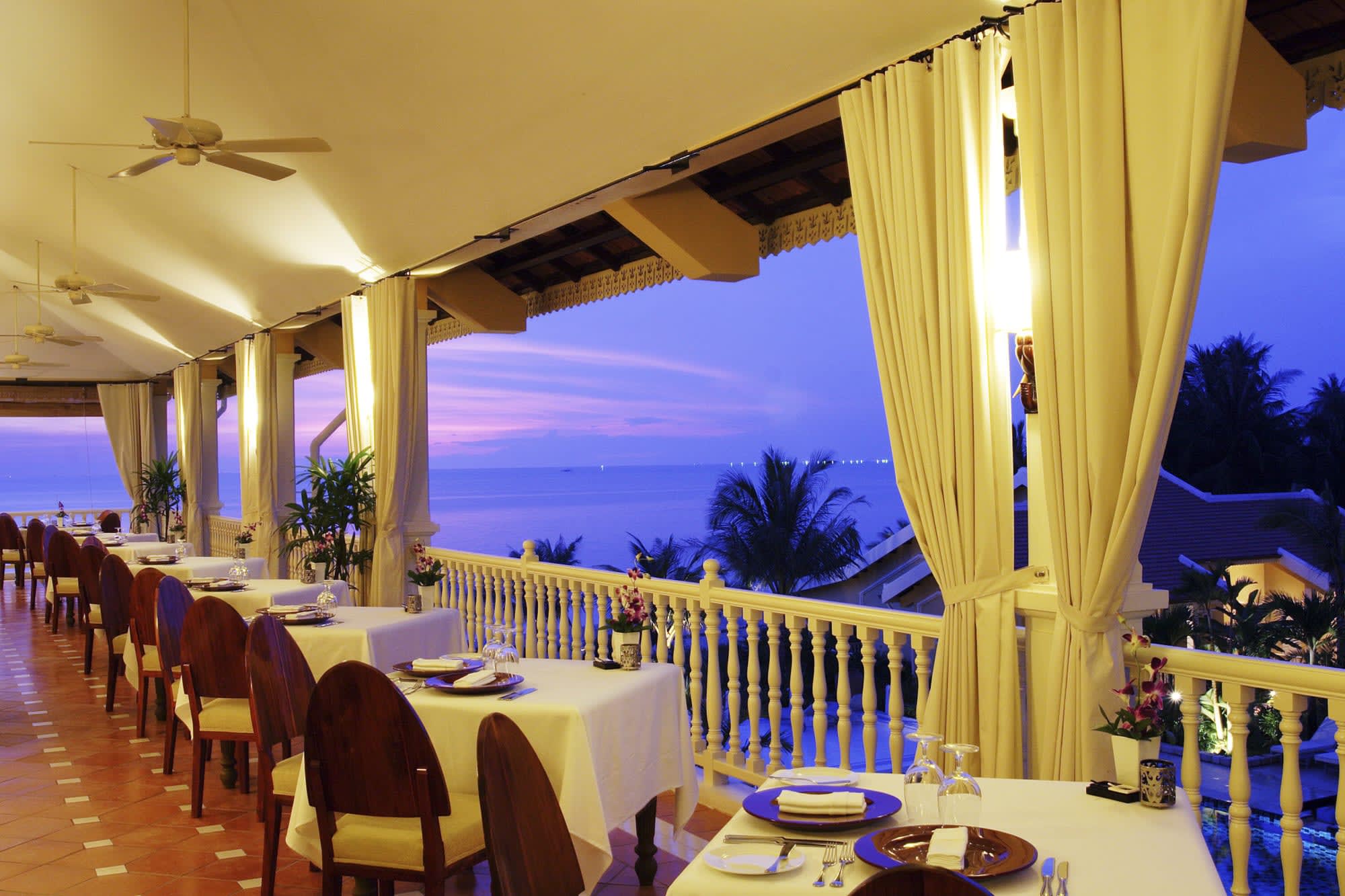 La Veranda Resort Phu Quoc in Phu Quoc: Vietnam La Veranda Resort Phu Quoc Pool Restaurant