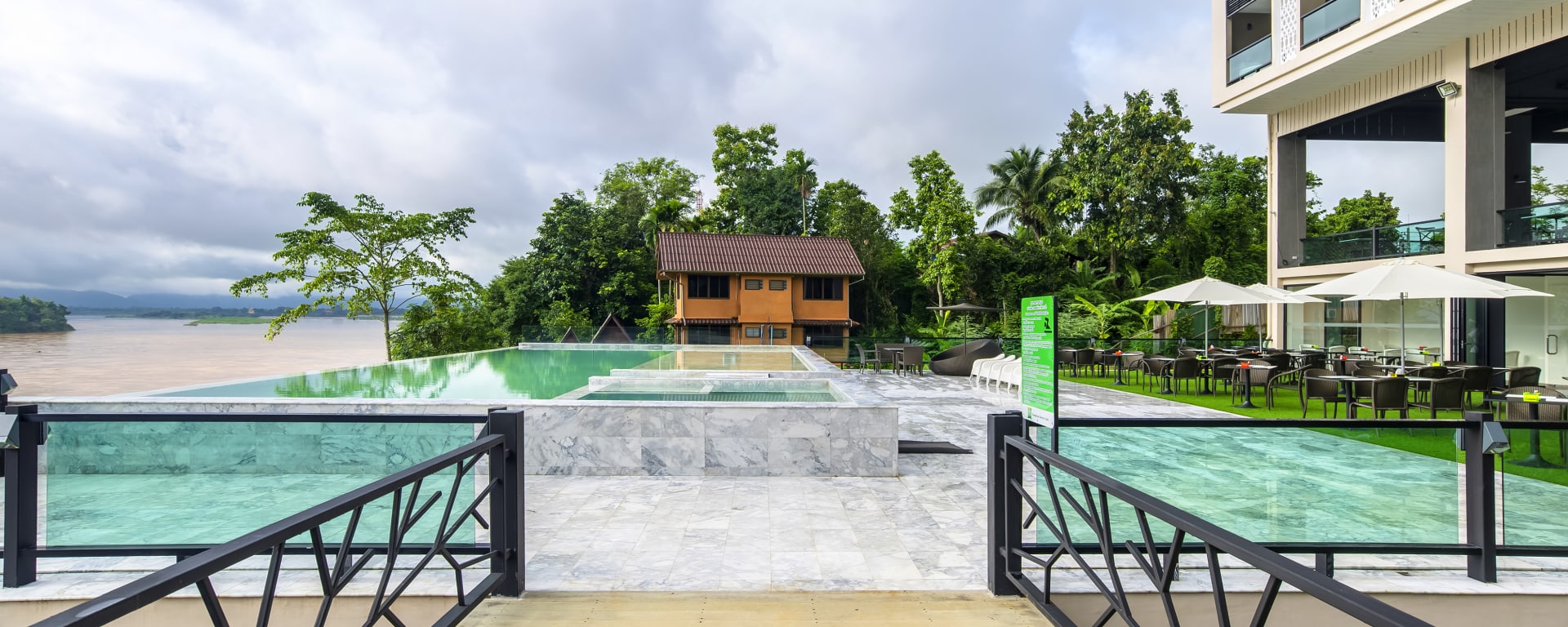 Chiangkhong Teak Garden Riverfront Hotel in Goldenes Dreieck: Chiangkhong Teak Garden Riverfront Hotel Pool
