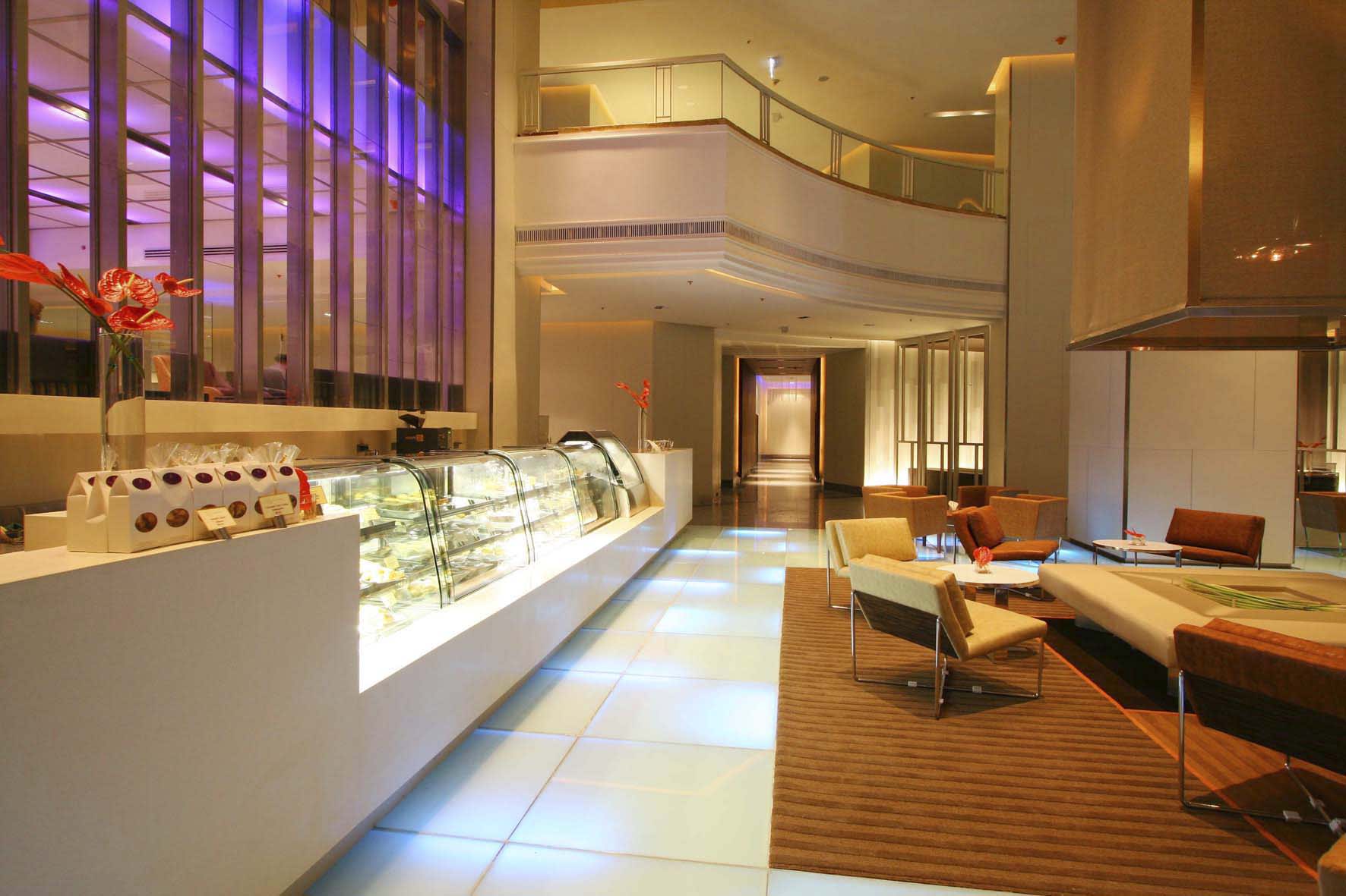 Pathumwan Princess in Bangkok: Bangkok Pathumwan Princess Hotel Lobbybakery