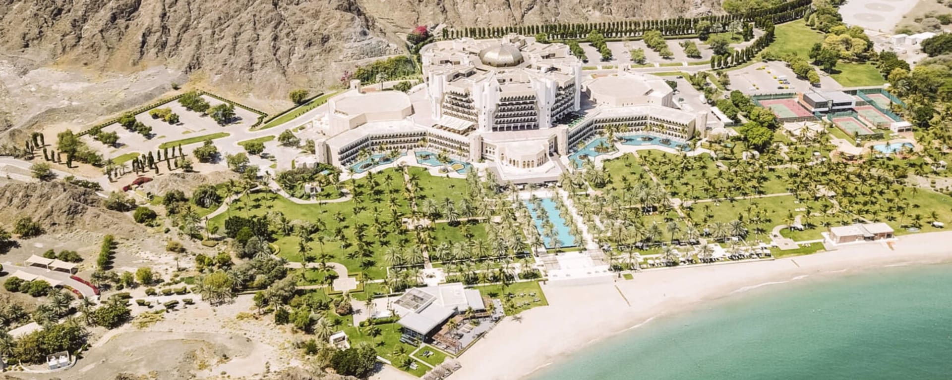 Al Bustan Palace, a Ritz-Carlton Hotel in Muscat:  Al Bustan Palace, a Ritz-Carlton Hotel Luftansicht
