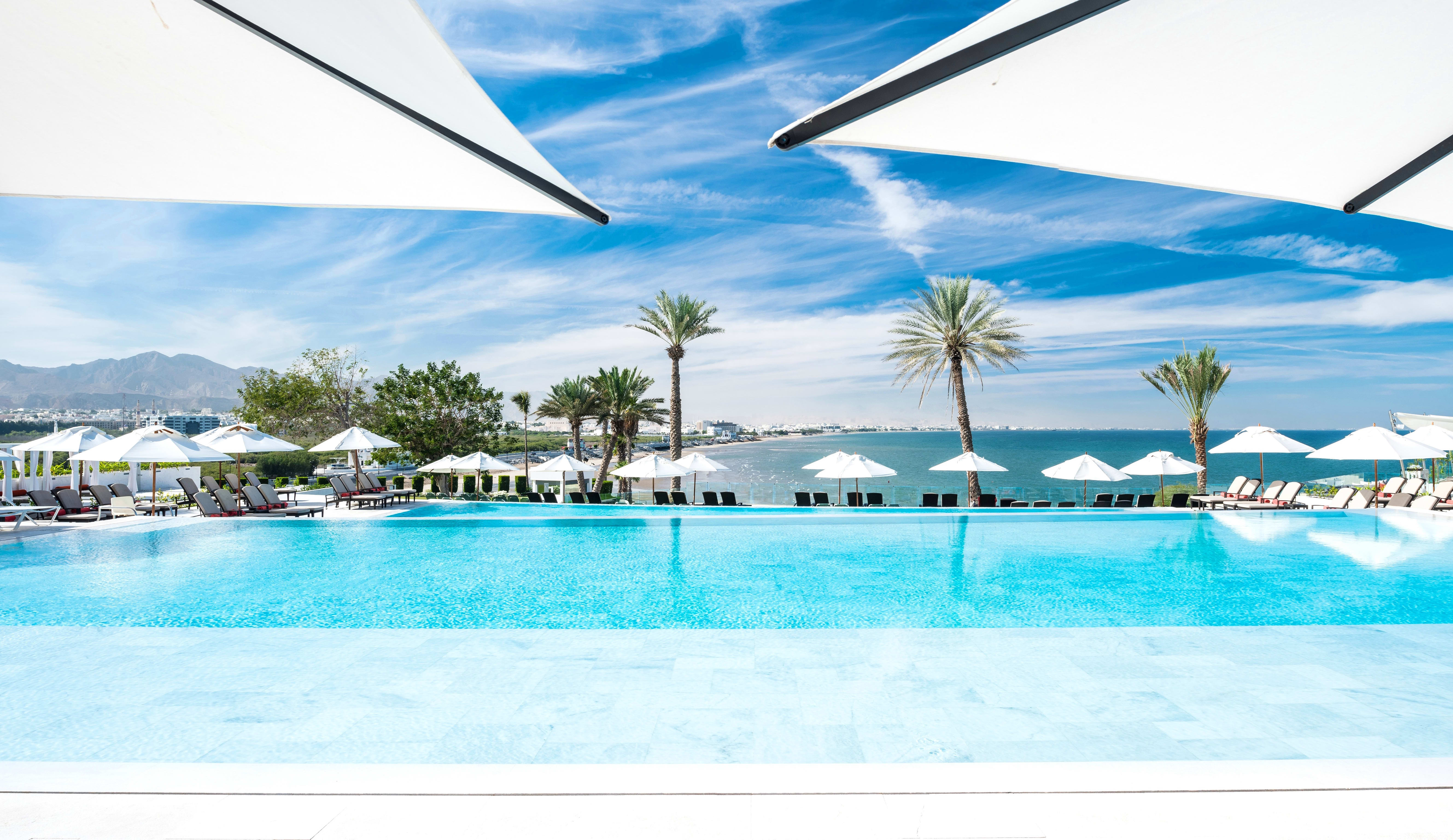 Crowne Plaza Muscat: Muscat Crowne Plaza Muscat Infinity Pool