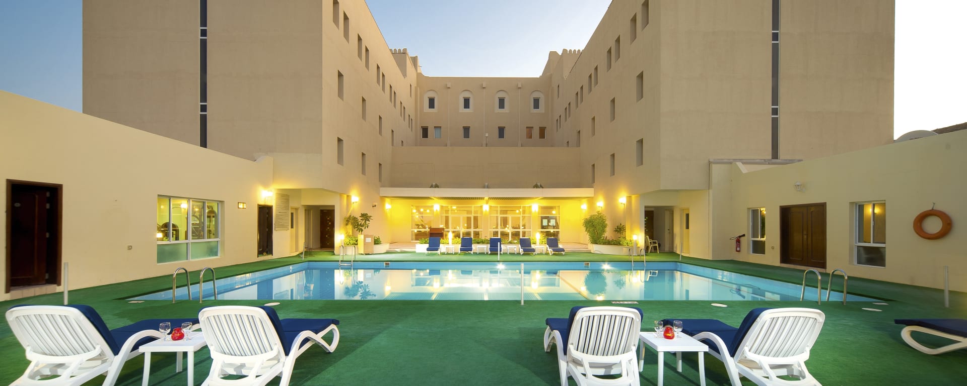 Best Western Sur in Küste: Sur Plaza Hotel Pool