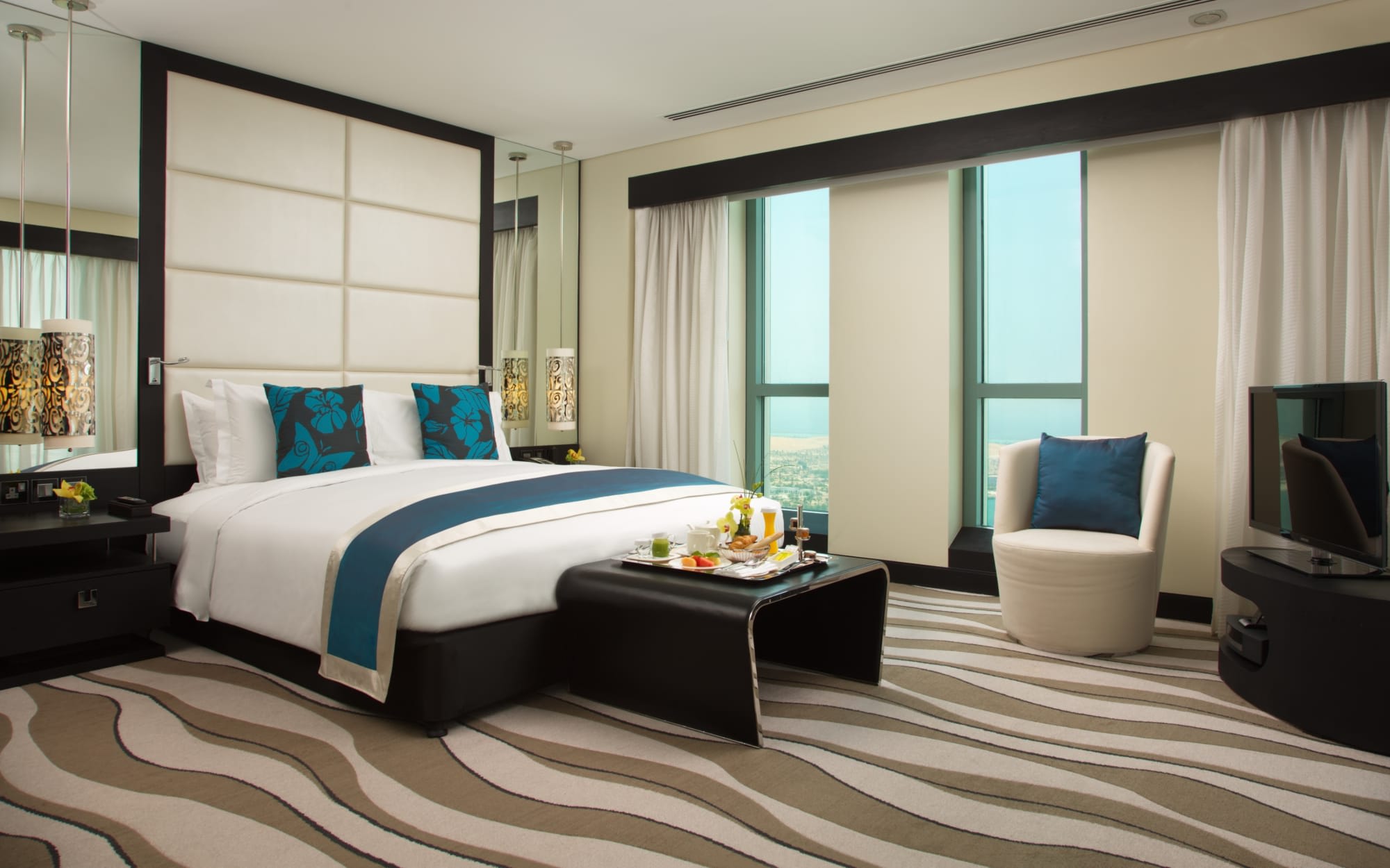 Sofitel Abu Dhabi Corniche: Sofitel Abu Dhabi Corniche - Opera Suite