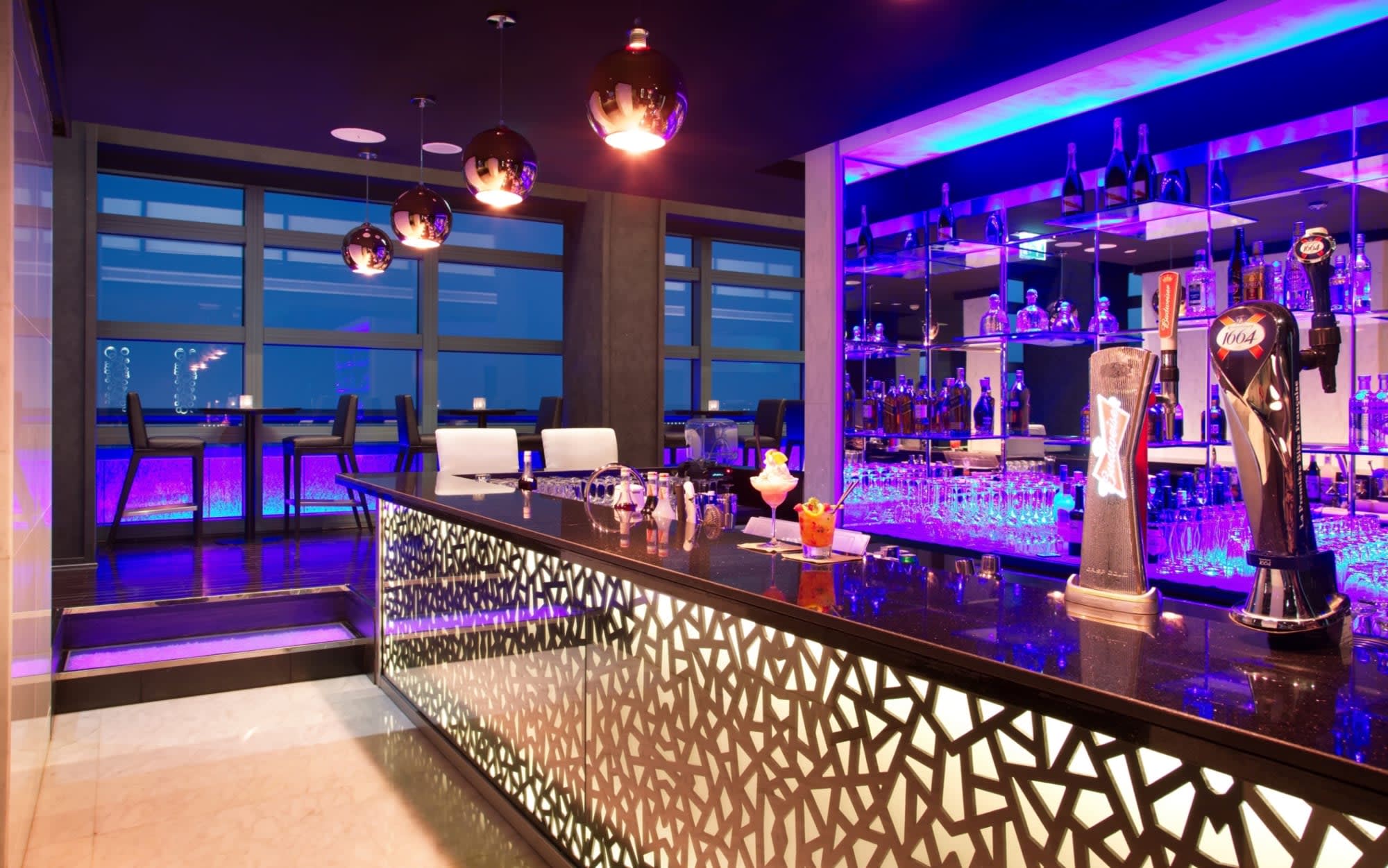 Sofitel Abu Dhabi Corniche: Sofitel Abu Dhabi Corniche - Jazz and Fizz