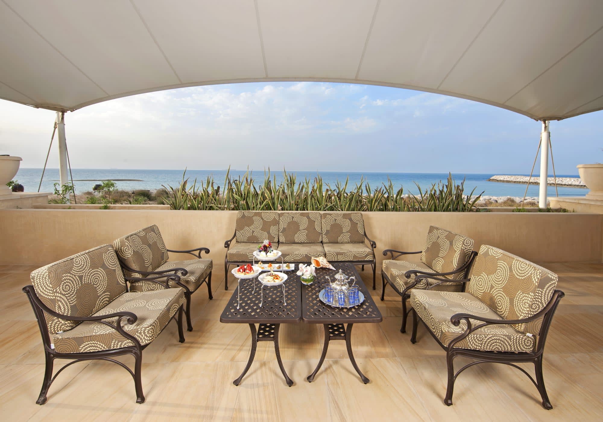 Anantara Desert Island Resort & Spa in Sir Bani Yas: Anantara Desert Island Resort and Spa - Ballroom Lounge