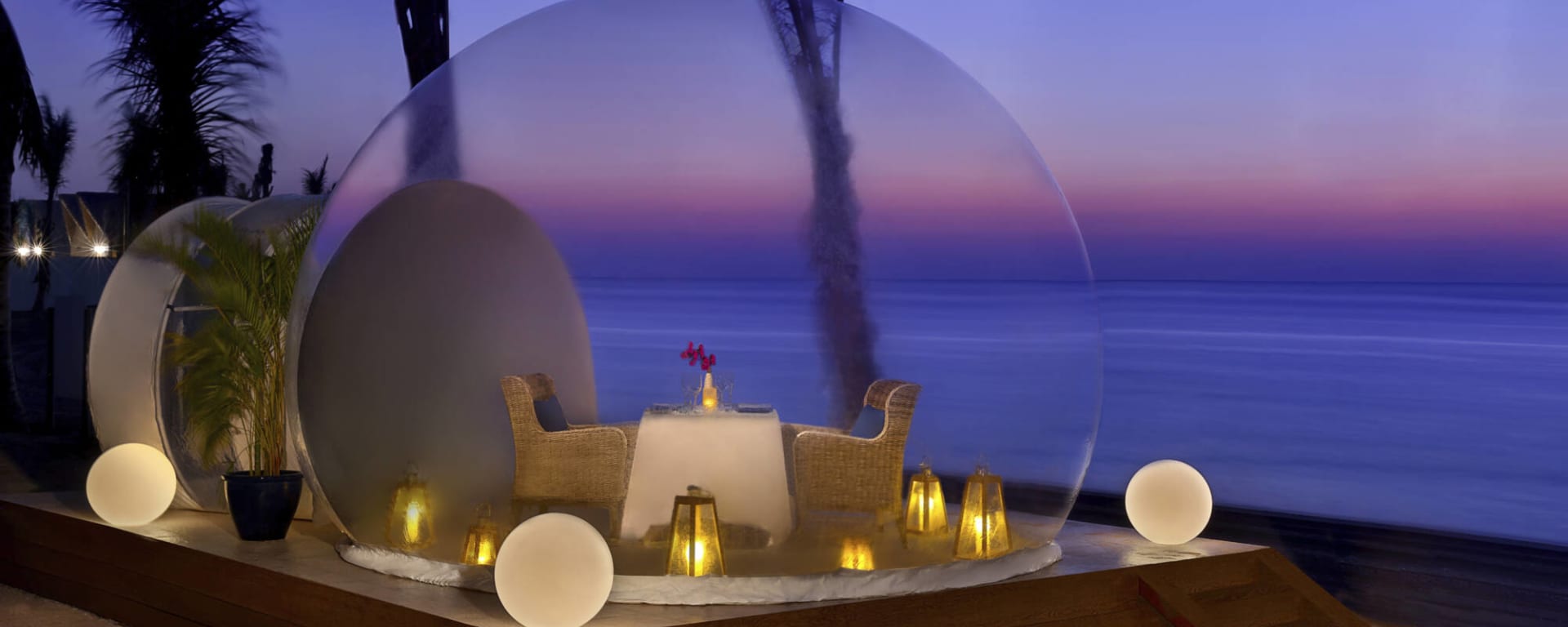 Anantara The Palm Dubai Resort:  Anantara The Palm Dubai Resort Bubble Dining