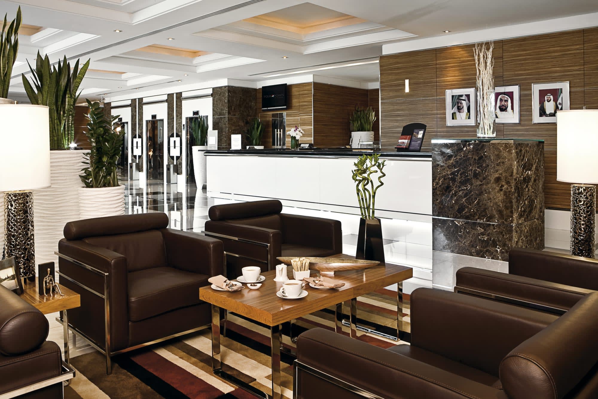 Four Points by Sheraton Bur Dubai: Four Points by Sheraton Downtown Rezeption