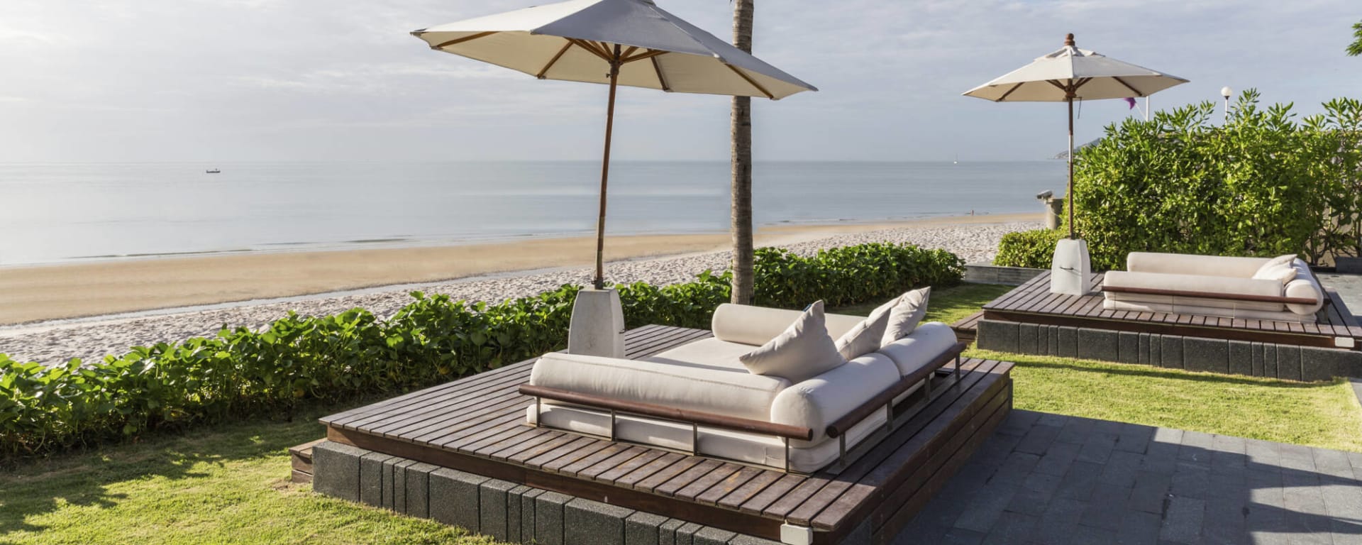 Cape Nidhra Hotel in Hua Hin: Hua Hin Cape Nidhra Hotel Beach Cabanas