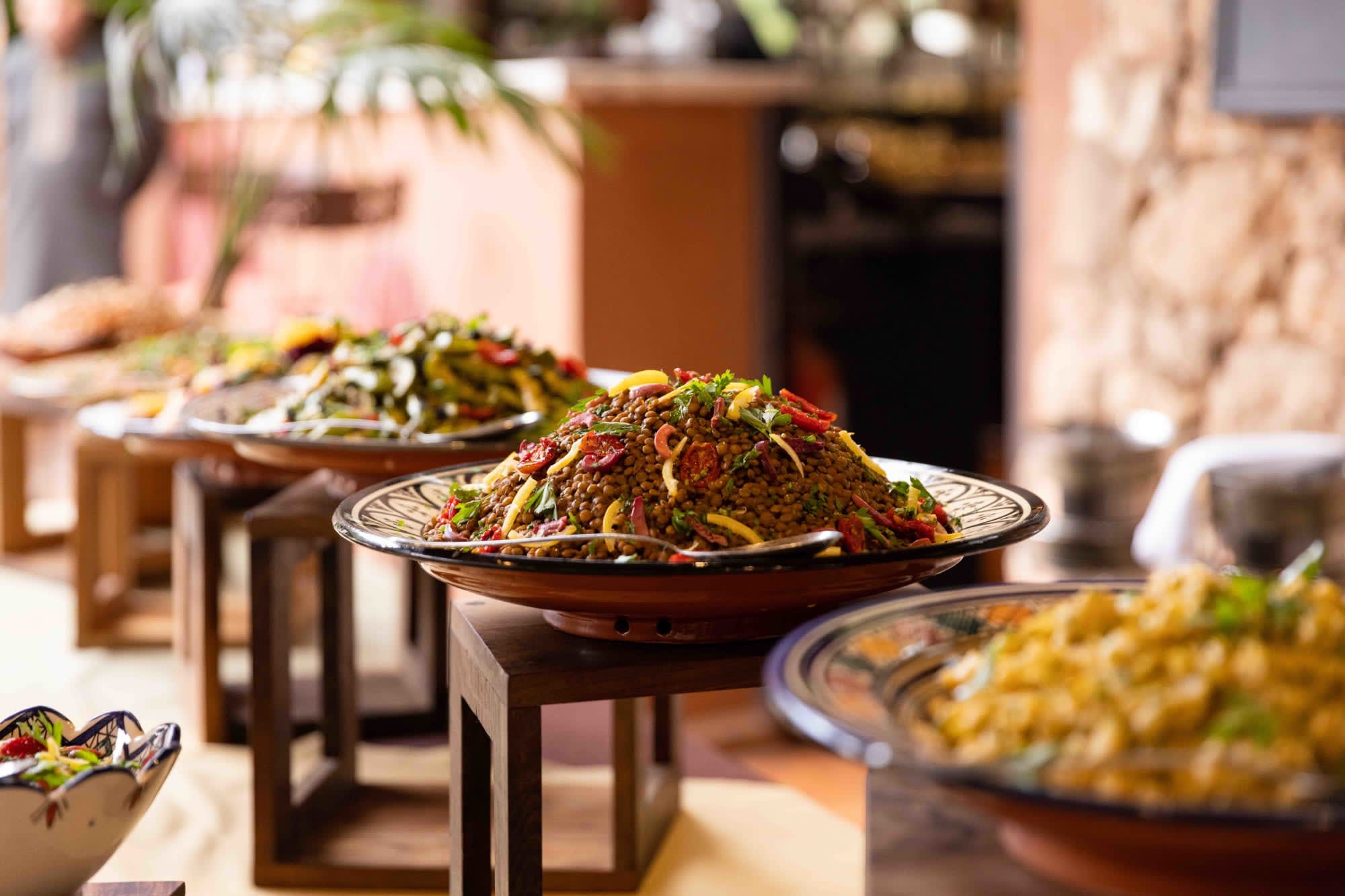 Kasbah Tamadot in Atlasgebirge: Kasbah Tamadot - Berber Feast