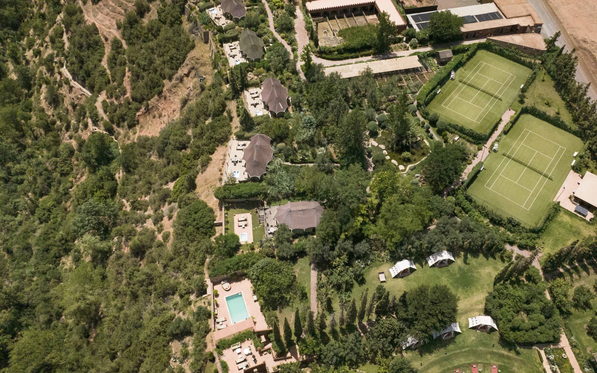 Kasbah Tamadot in Atlasgebirge: Kasbah Tamadot - Tennis