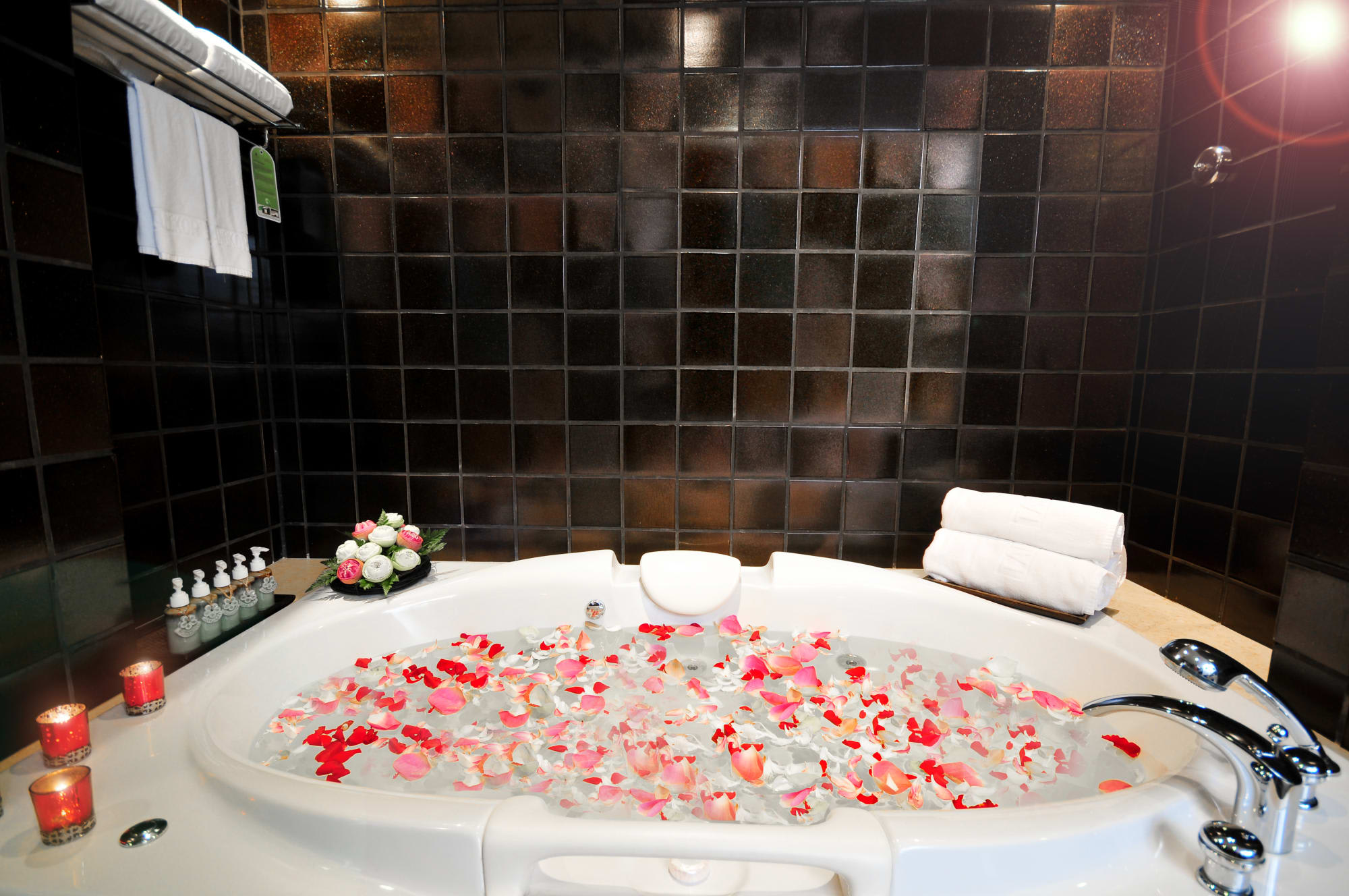 Tara Angkor Hotel in Siem Reap:  Tara Angkor Hotel Suite 