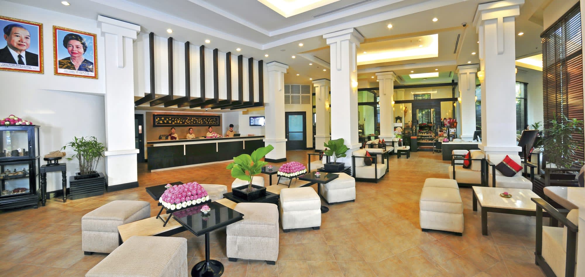 Tara Angkor Hotel in Siem Reap:  Tara Angkor Hotel Lobby
