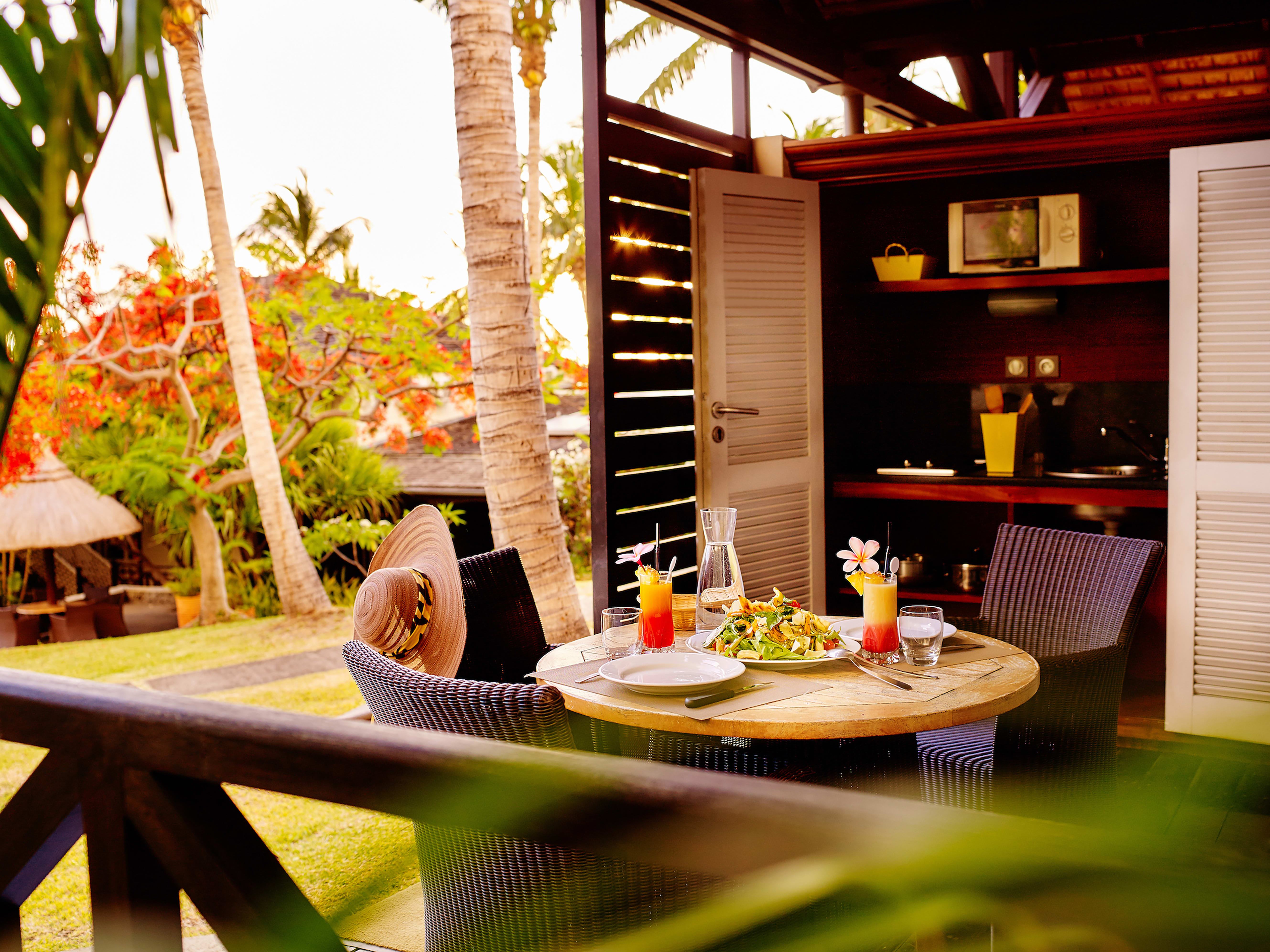 Iloha Seaview Hotel in Küstenregion: Iloha Seaview Hotel Bungalow Kitchenette