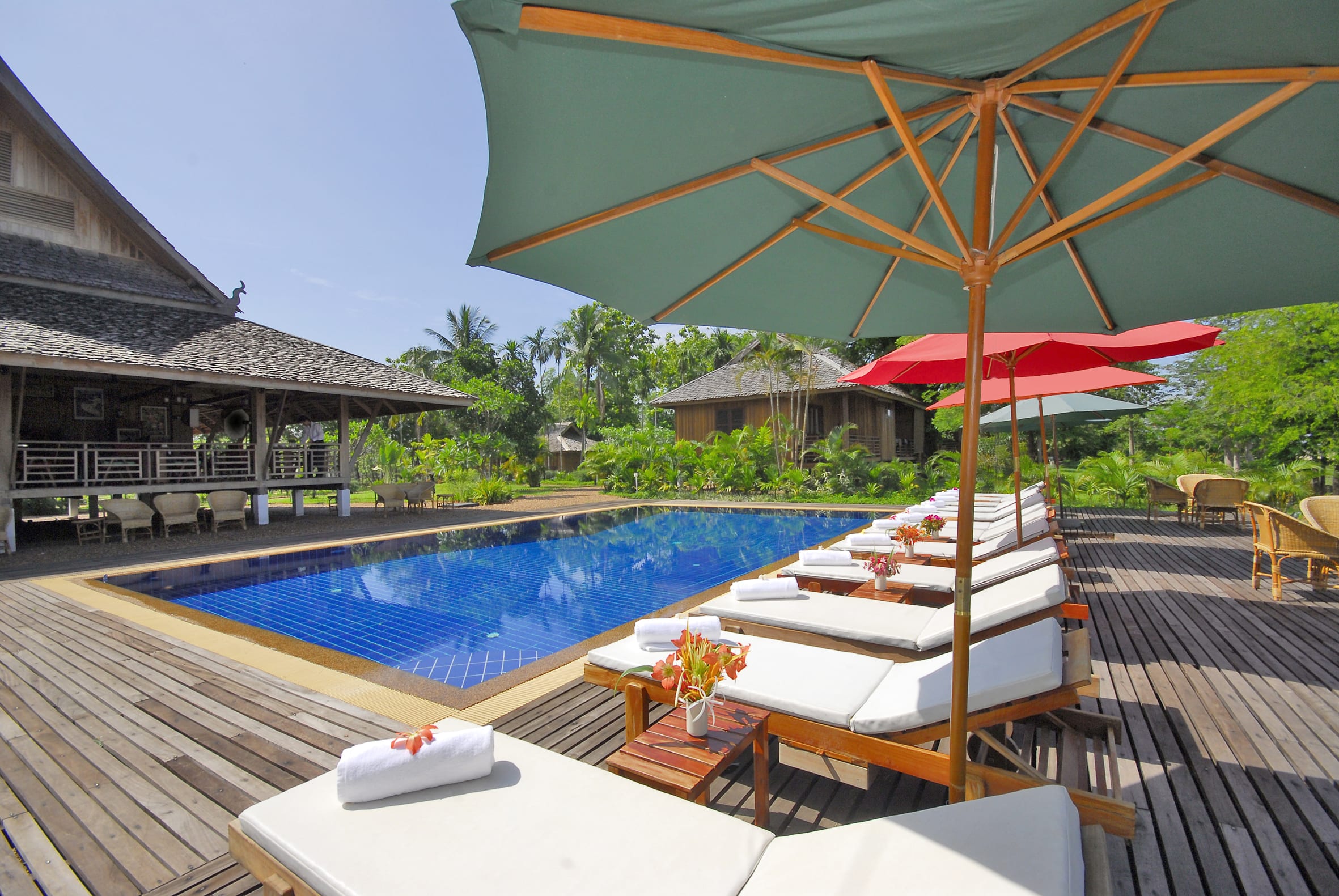 La Folie Lodge Resort in Pakse:  Pakse La Folie Lodge Resort Pool