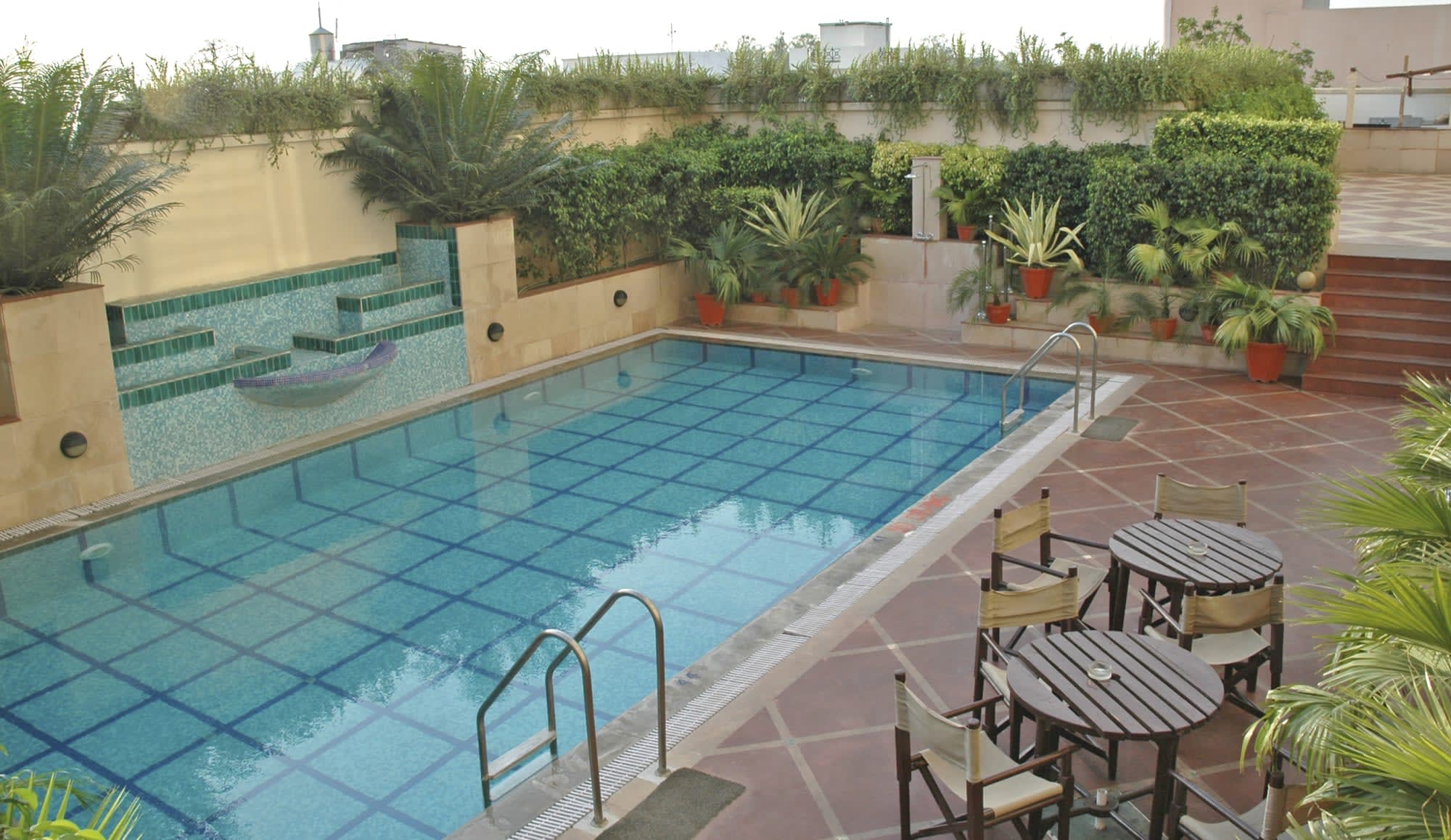 Radisson Varanasi:  Indien Radisson Varanasi Pool