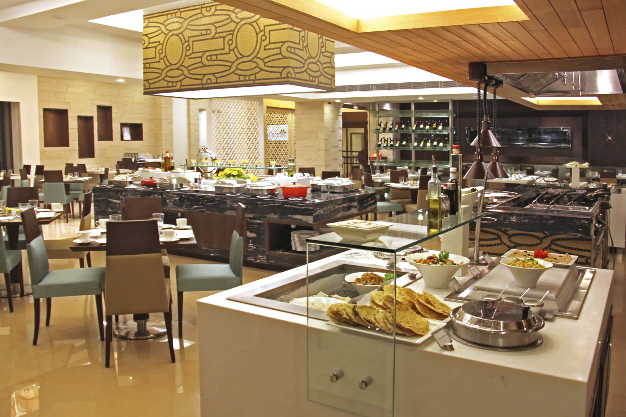 Radisson Varanasi:  Indien Radisson Varanasi Restaurant