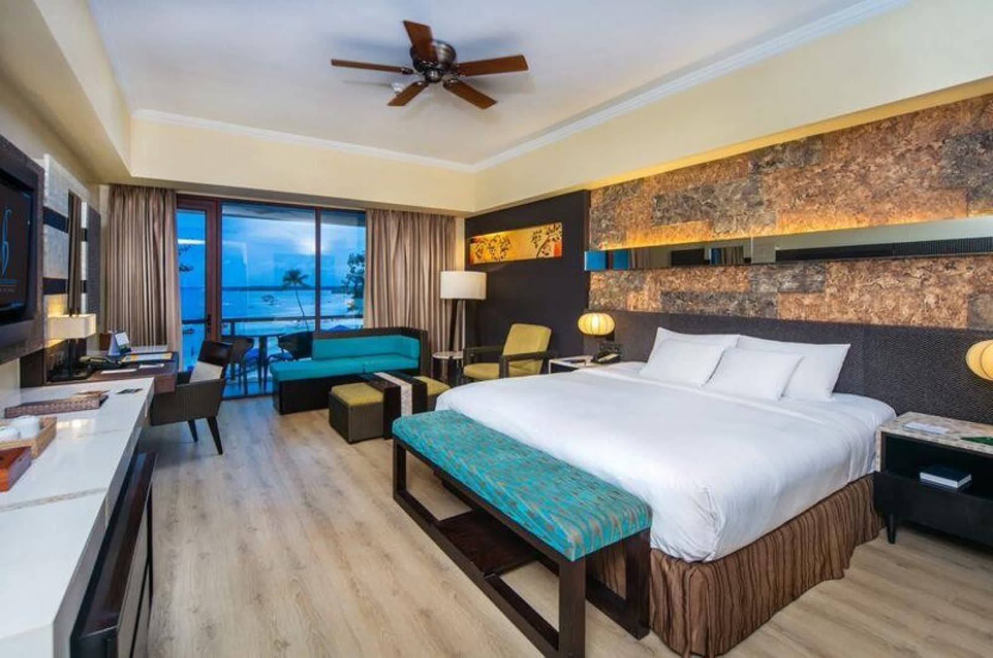 The Bellevue Resort in Bohol: The Bellevue Resort - Bellevue Deluxe Oceanview