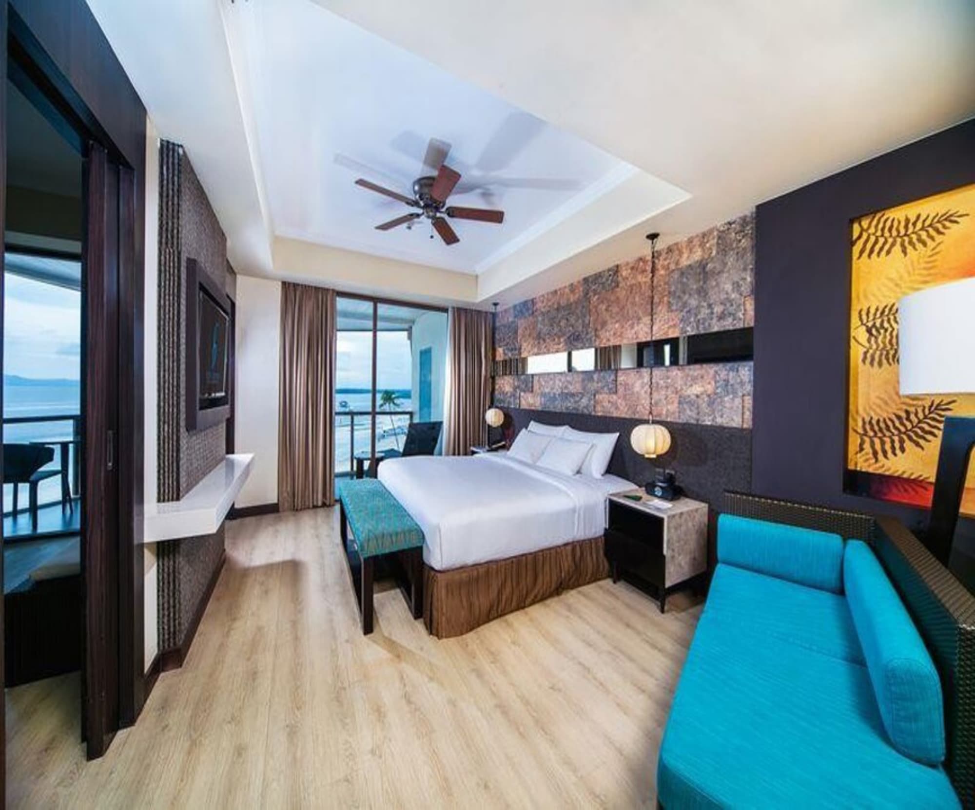 The Bellevue Resort in Bohol: The Bellevue Resort - Bellevue Junior Suite