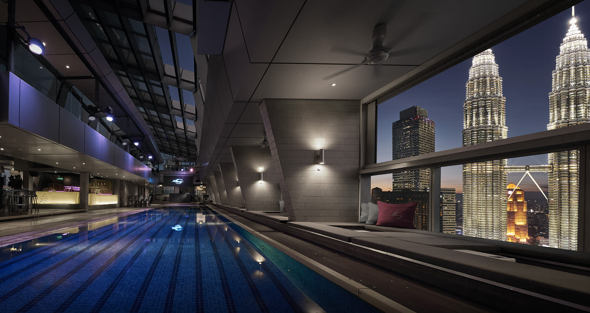 Traders Hotel Kuala Lumpur:  Sky Bar