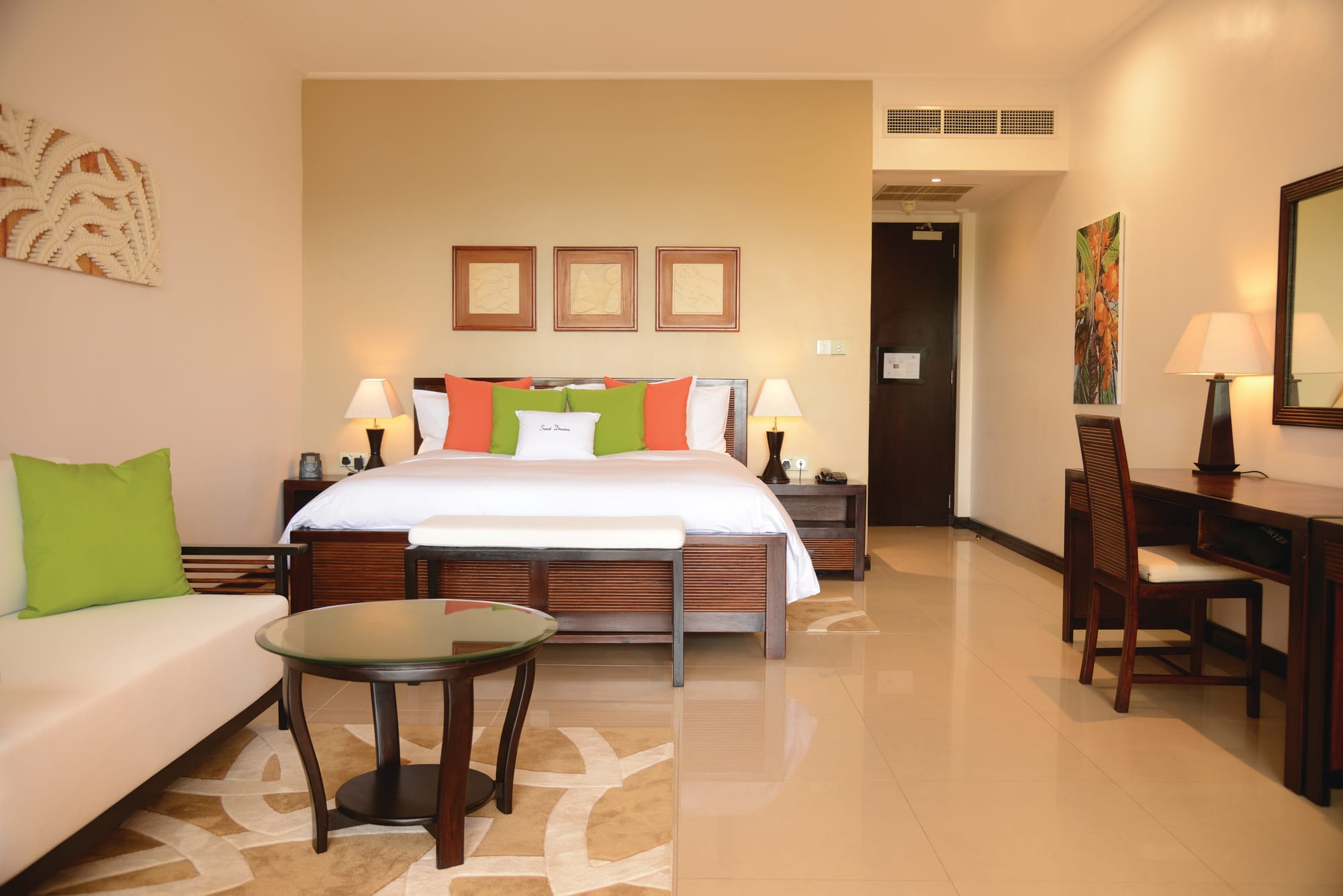 Double Tree by Hilton Allamanda Resort & Spa in Mahé: Allamanda Resort and Spa Deluxe Zimmer