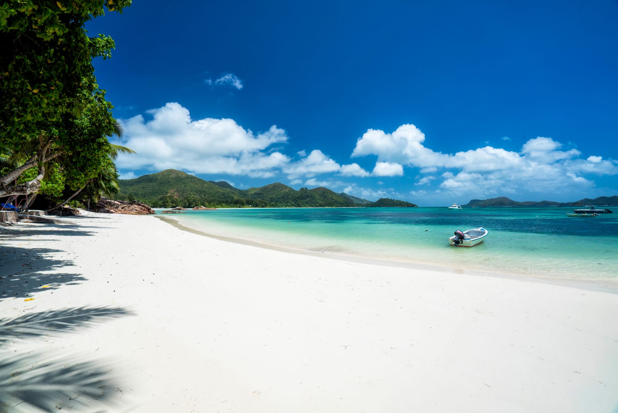Hotel L`Archipel in Praslin: Seychellen Hotel L Archipel - Strand