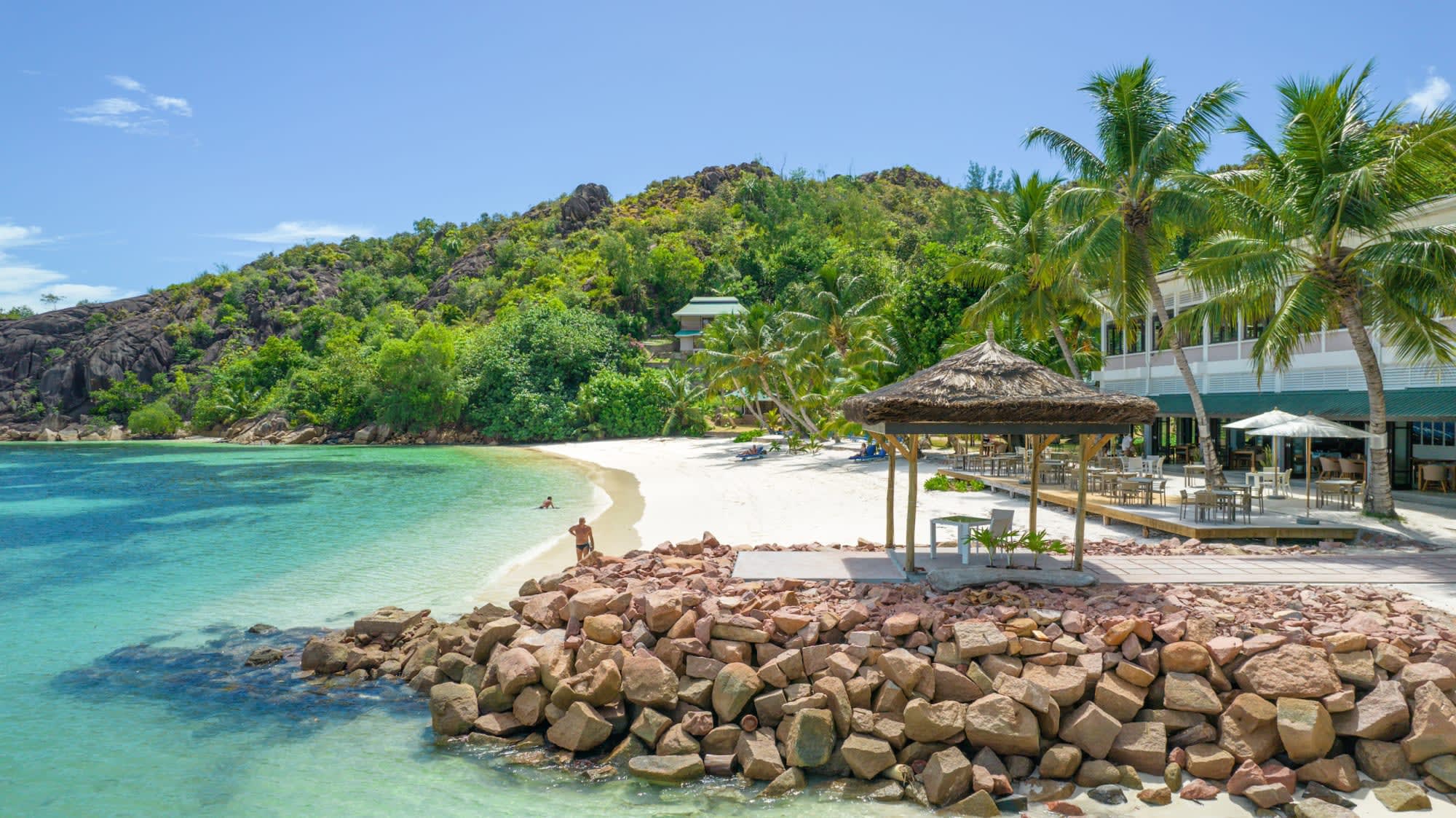 Hotel L`Archipel in Praslin: Seychellen Hotel L`Archipel Strand