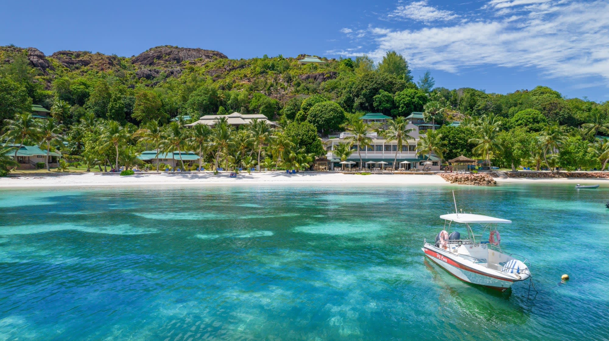 Hotel L`Archipel in Praslin: Seychellen Hotel L`Archipel Strand