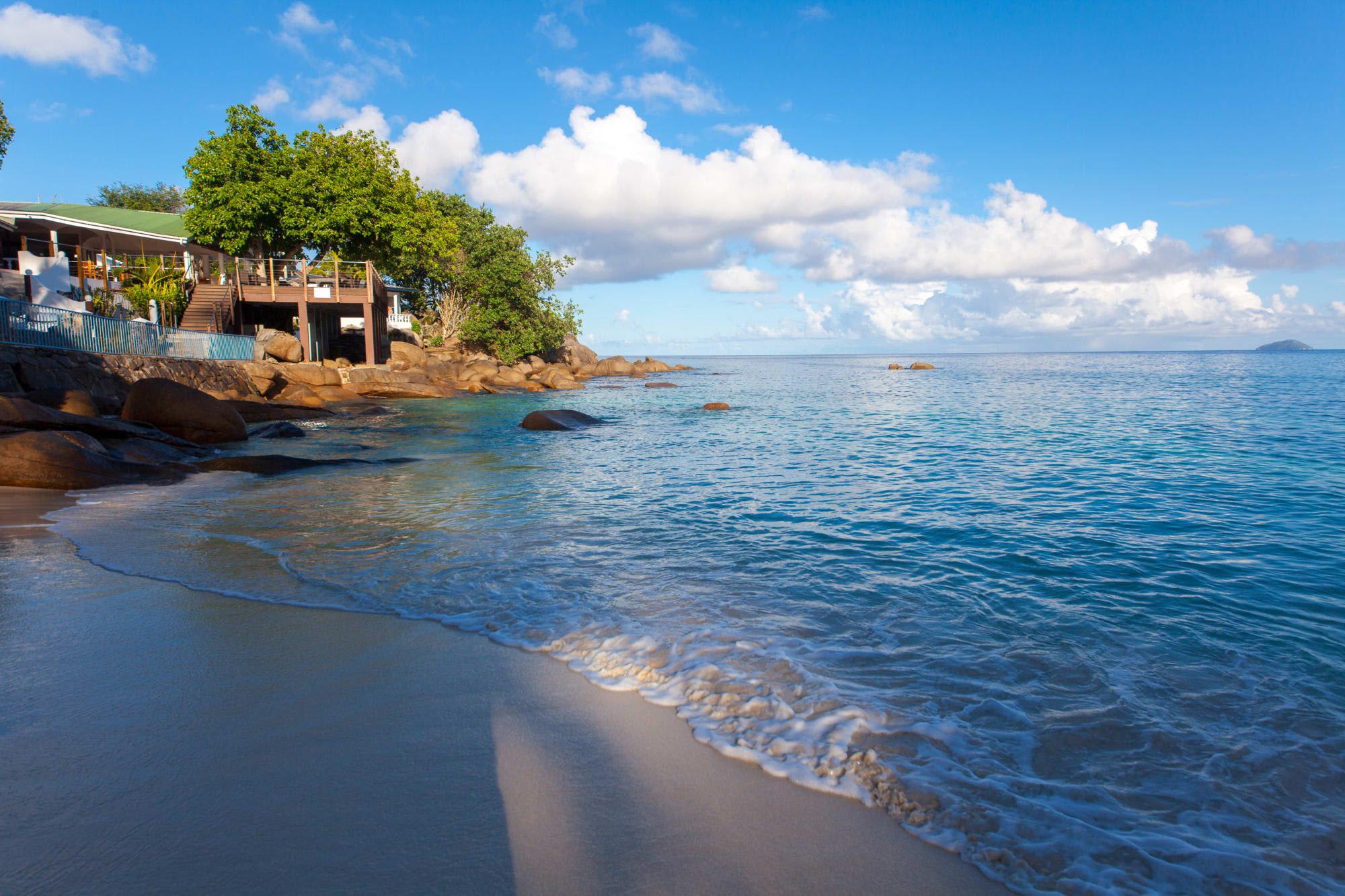 Anse Soleil Beachcomber in Mahé: Anse Soleil Beachcomber Strand
