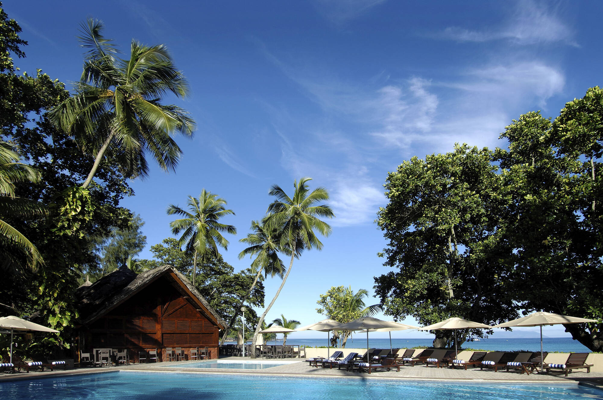 Berjaya Beau Vallon Bay Resort in Mahé:  Seychellen Berjaya Beau Vallon Bay Resort Pool