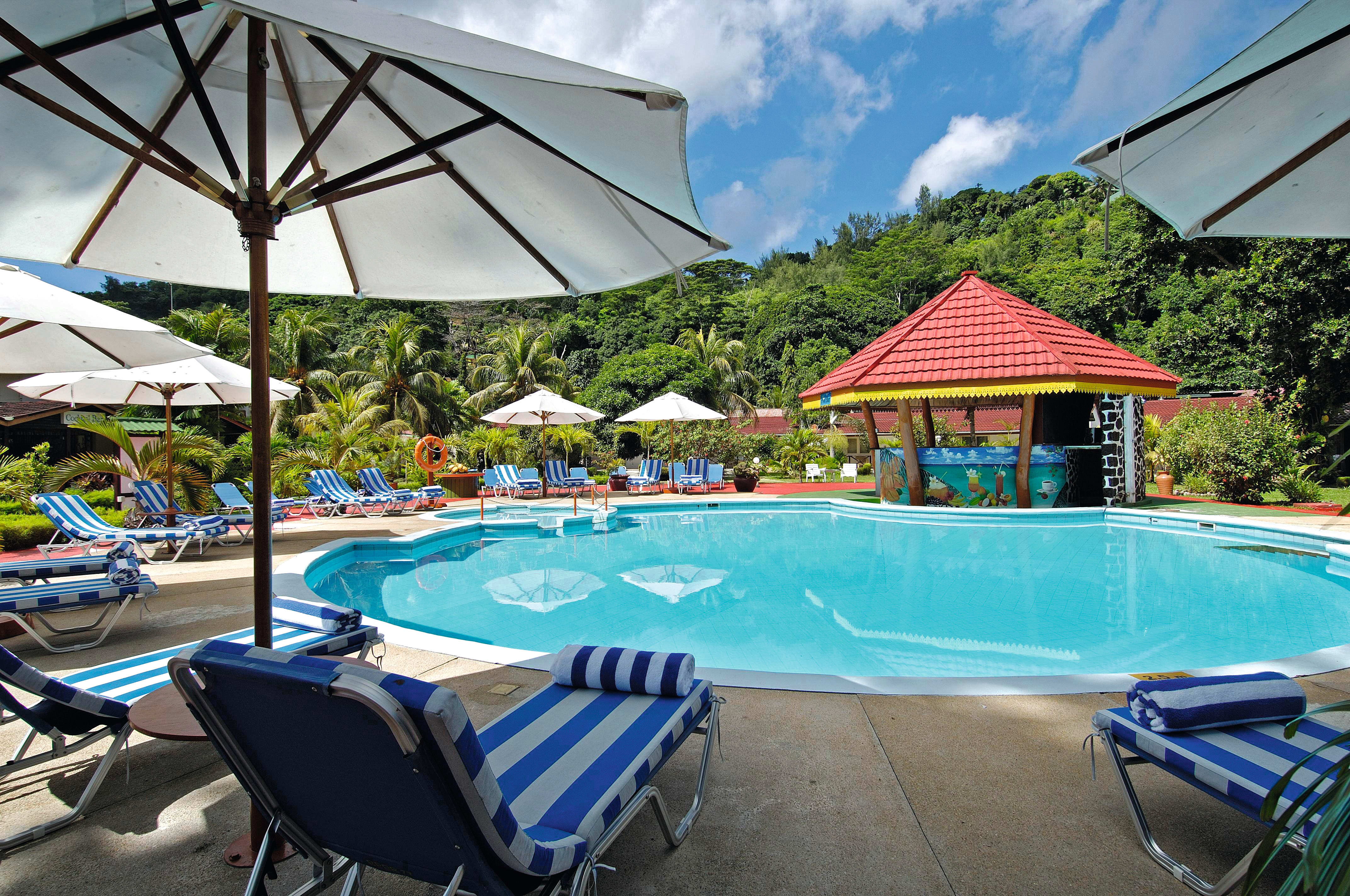 Berjaya Praslin Resort:  Praslin Berjaya Praslin Resort Pool