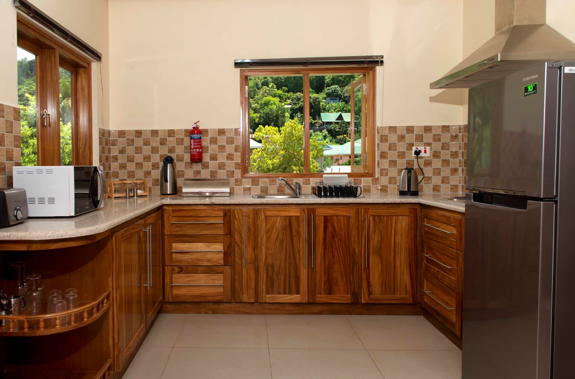 Cote d`Or Chalets in Praslin: Cote d Or Chalets - Küche
