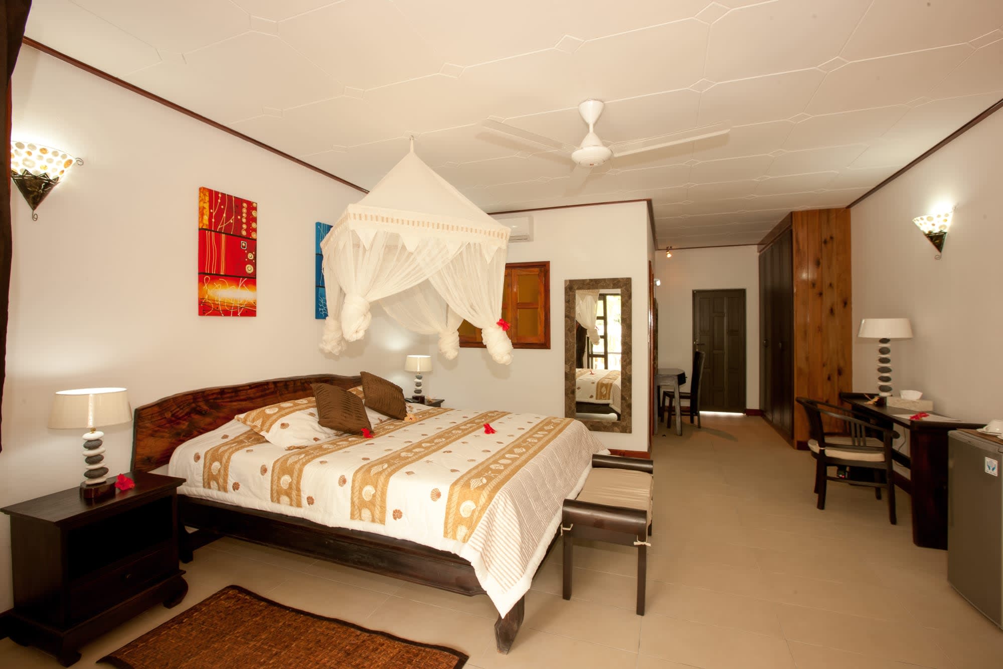 Chateau St. Cloud in La Digue:  Chateau St Cloud Superior Zimmer
