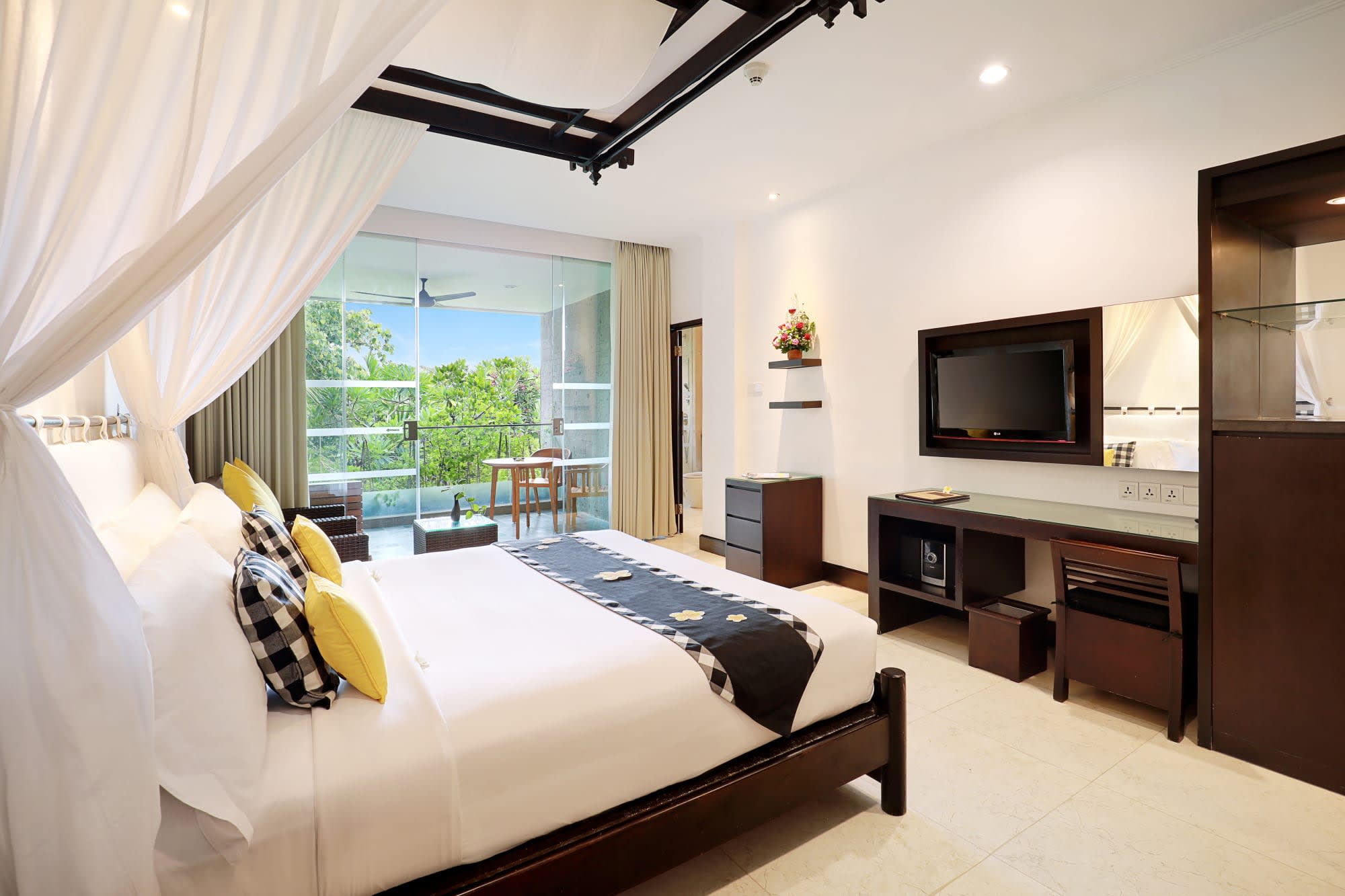Legian Beach Hotel in Süd-Bali: Legian Beach Deluxe Garten Zimmer