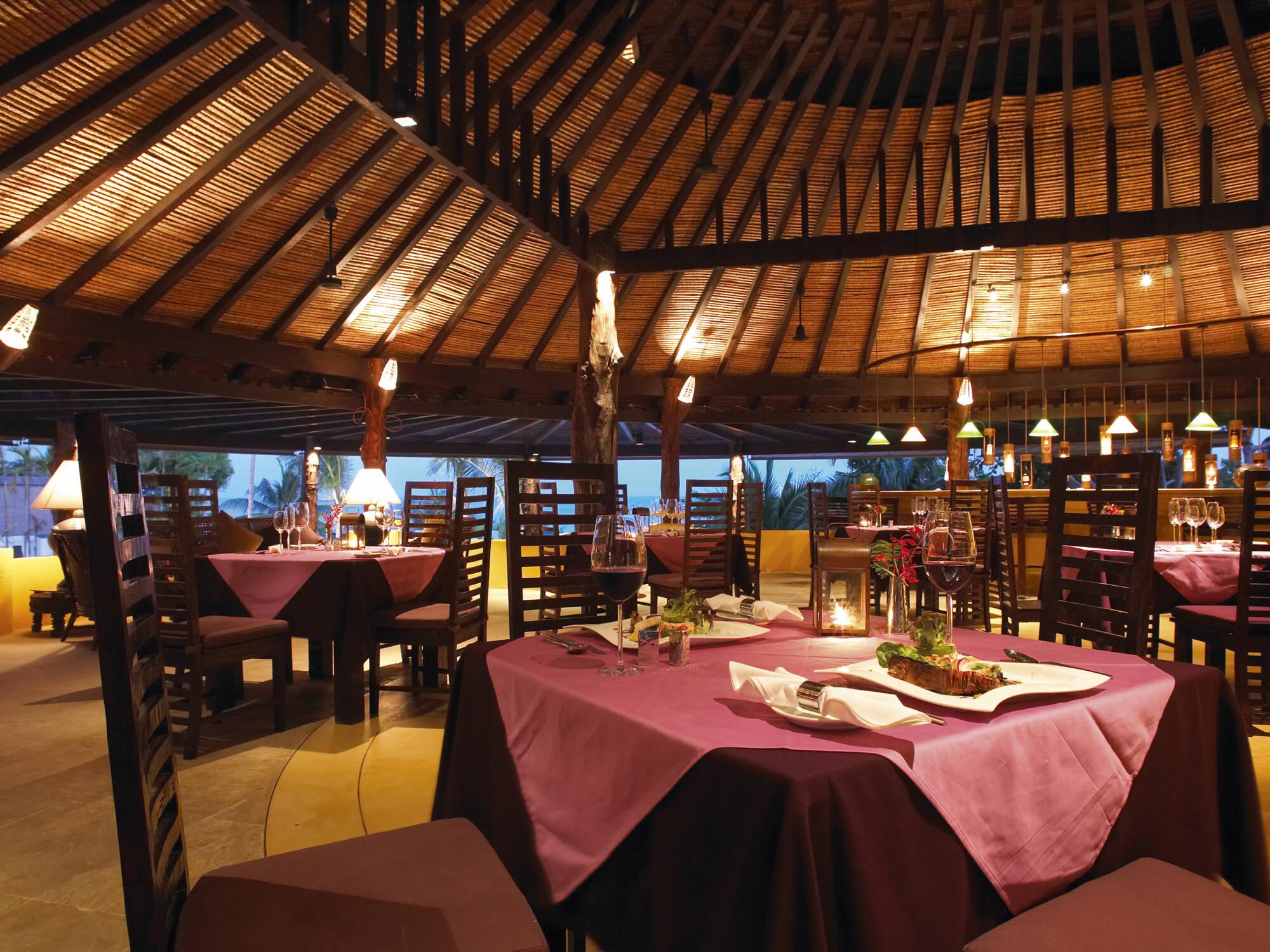 Paradee Resort & Spa in Ko Samet: Thailand Paradee Resort and Spa Restaurant