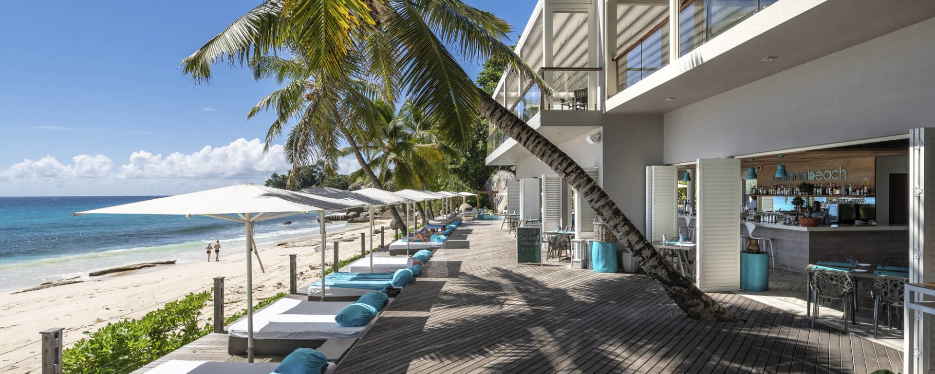 Carana Beach Hotel in Mahé:  Carana Beach Hotel - Bar 