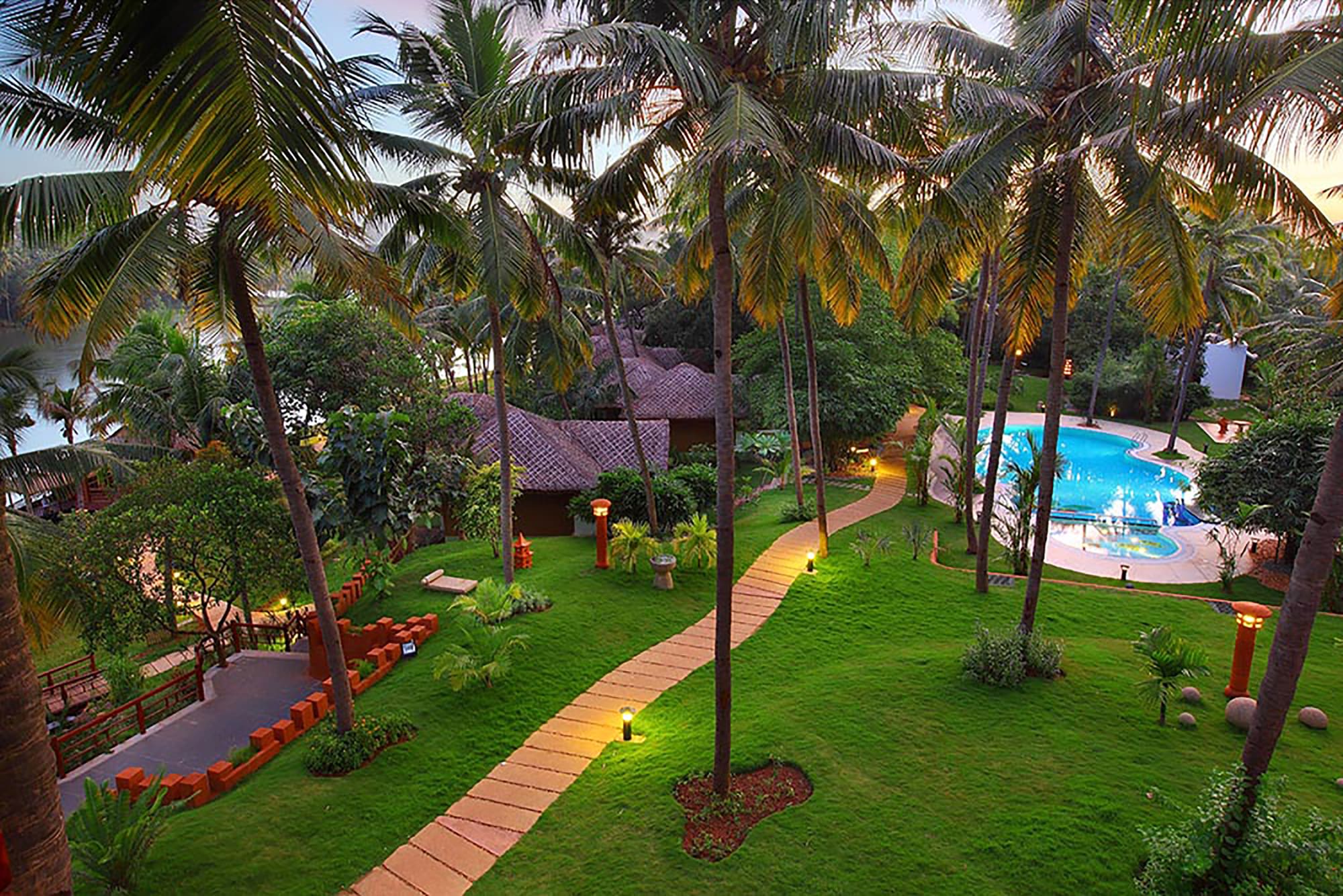 Fragrant Nature Kollam in Kerala | Malabarküste | Kochi:  Kerala Fragrant Nature Kollam Pool 
