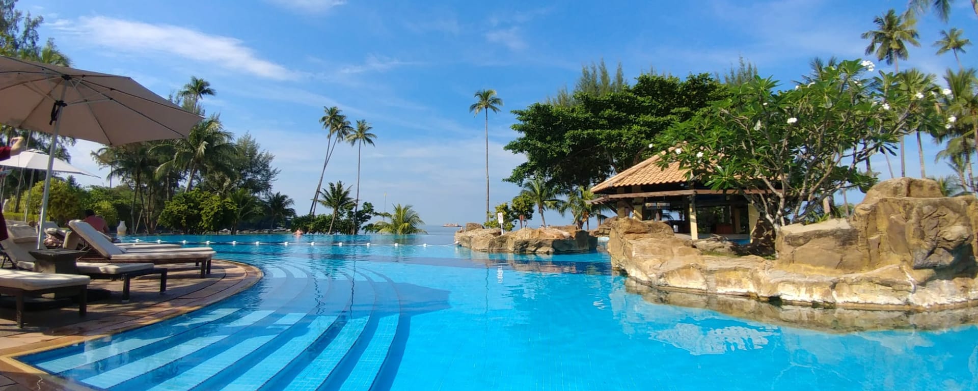 Nirwana Resort Hotel Bintan: Singapur Nirwana Resort Hotel Bintan Pool and Pool Bar