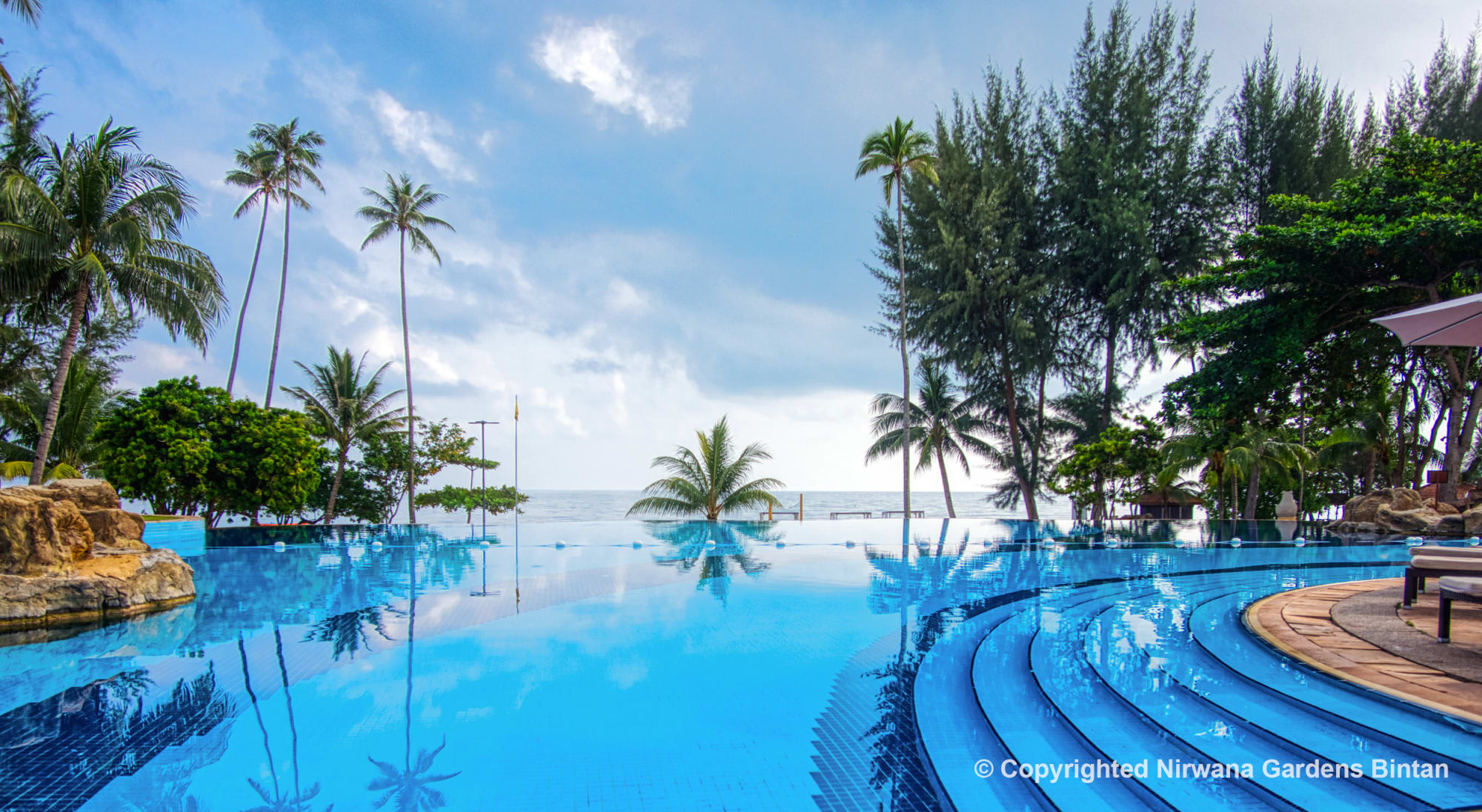 Nirwana Resort Hotel Bintan: Singapur Nirwana Resort Hotel Bintan Infinity Pool