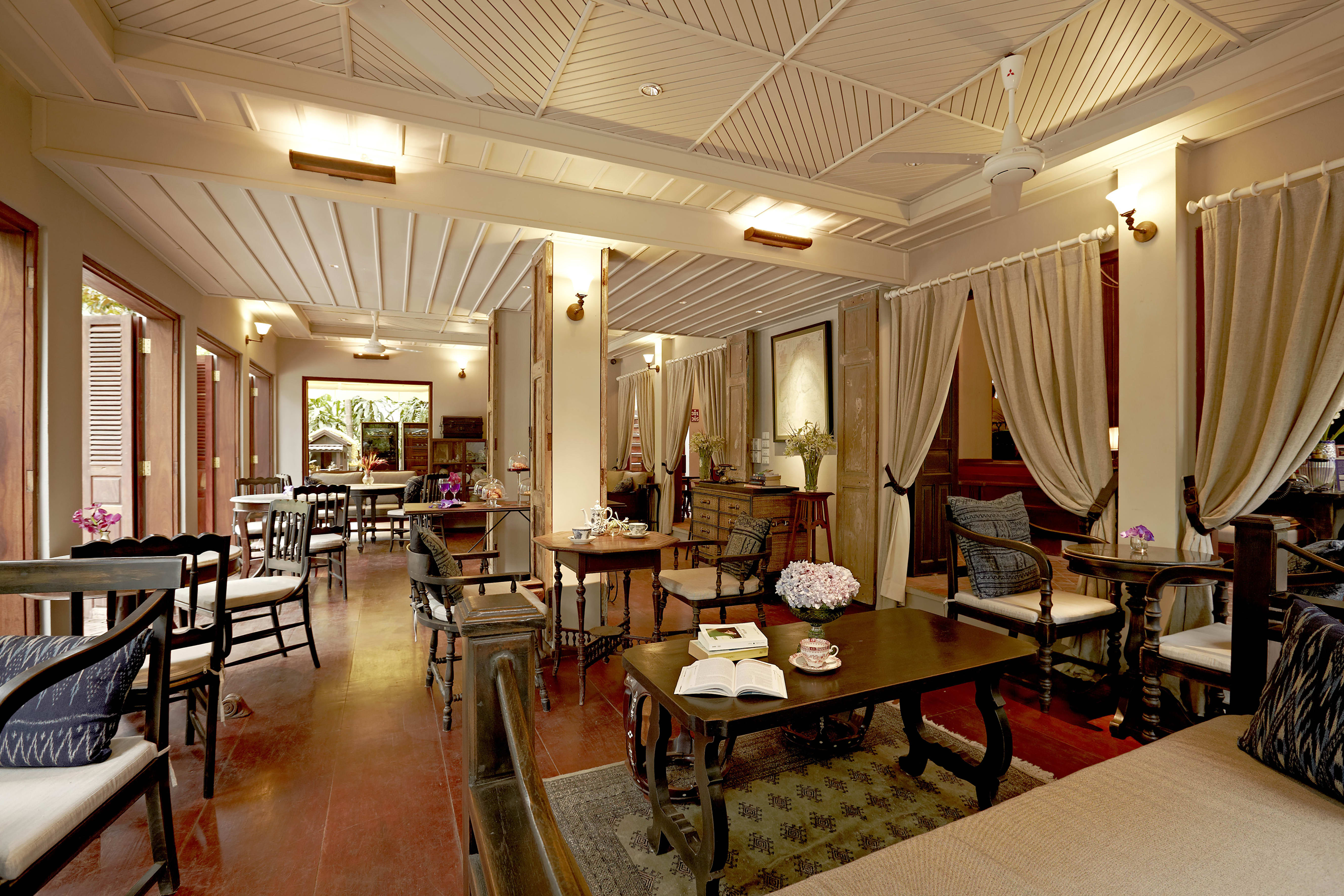 Burasari Heritage Luang Prabang:  Luang Prabang Burasari Heritage Lobby