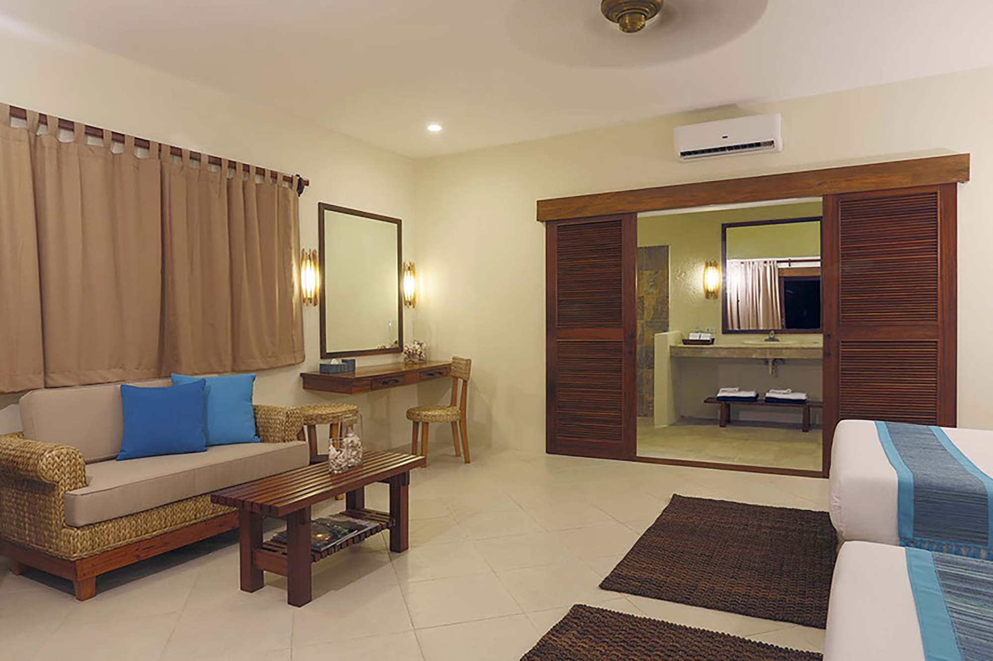 Bluewater Sumilon Island Resort in Cebu: Bluewater Sumilon Island Deluxe Zimmer