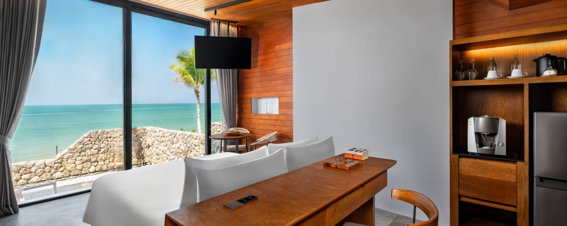 Casa de la Flora in Khao Lak: Thailand Casa de la Flora - Beachfront Pool Villa