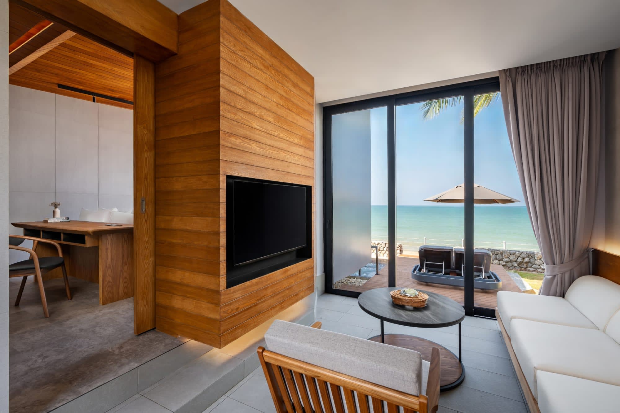 Casa de la Flora in Khao Lak: Thailand Casa de la Flora - Beachfront Suite Pool Villa
