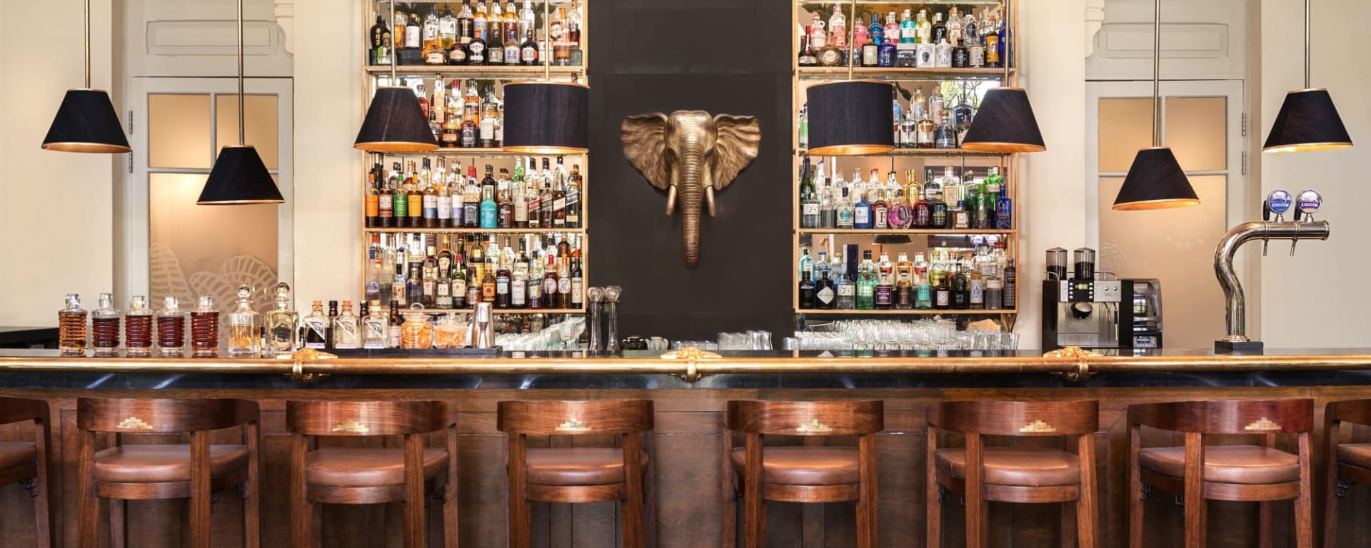 Raffles Le Royal in Phnom Penh:  Raffles Hotel  Le Royal  Elephant Bar