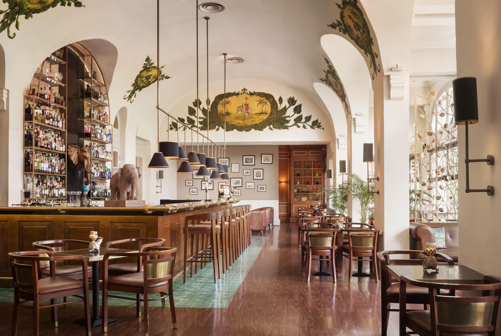 Raffles Le Royal in Phnom Penh:  Raffles Hotel Le Royal Elephant Bar