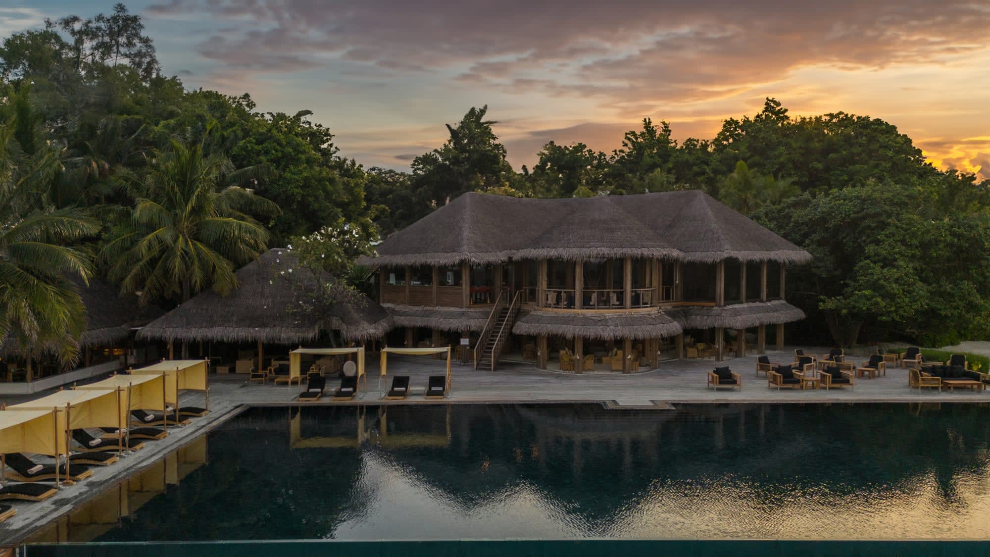 Coco Bodu Hithi in Malediven: Coco Bodu Hithi - Pool