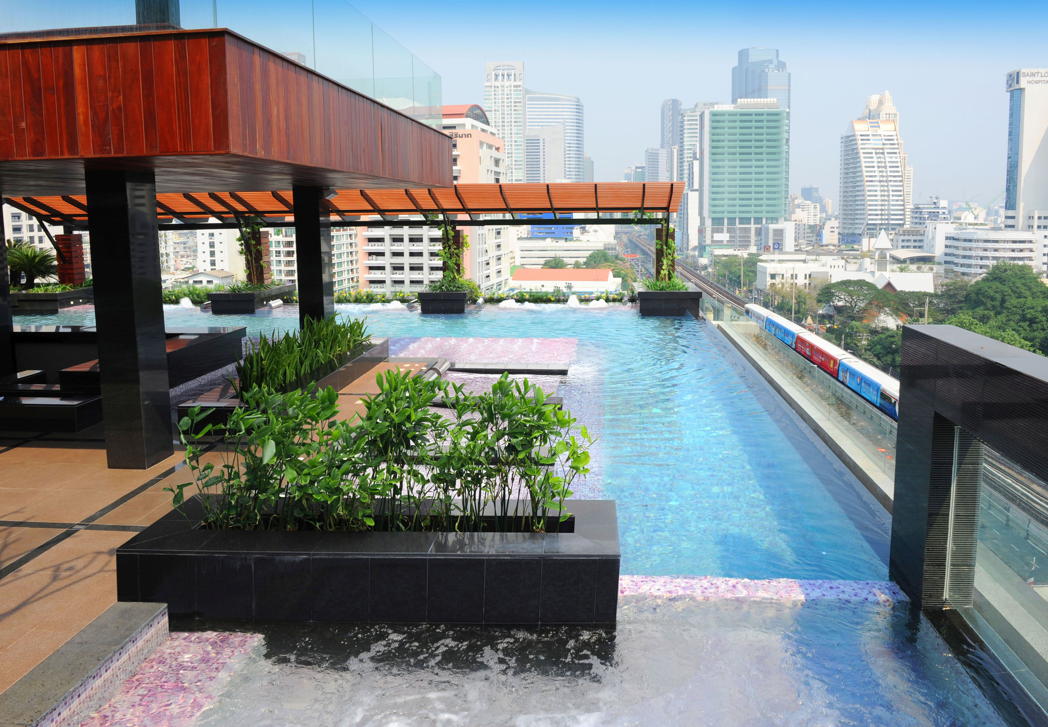 Mode Sathorn Hotel in Bangkok:  Bangkok Mode Sathorn Hotel Pool